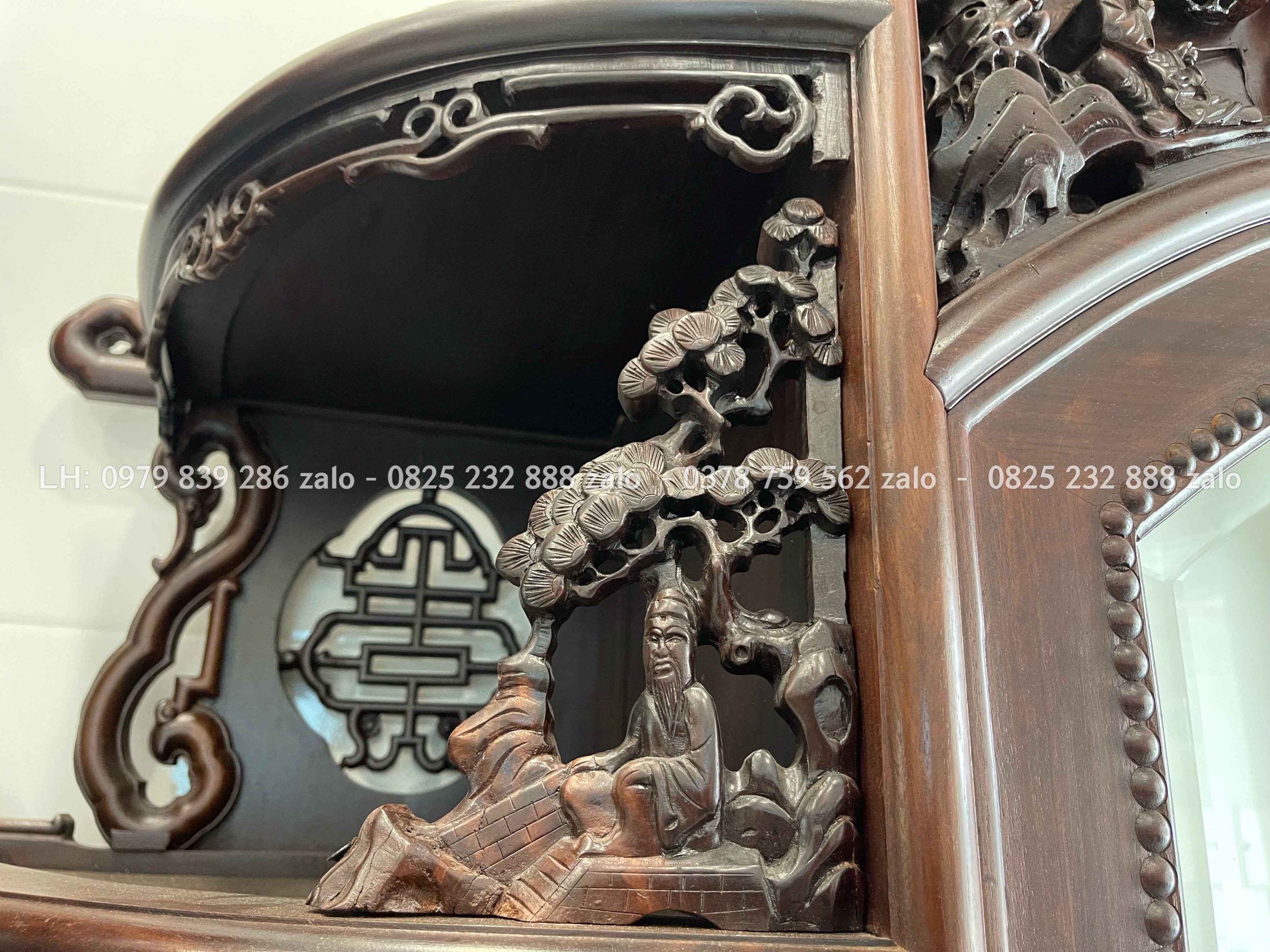 tủ chùa đục chạm tích đẹp giá hợp lý