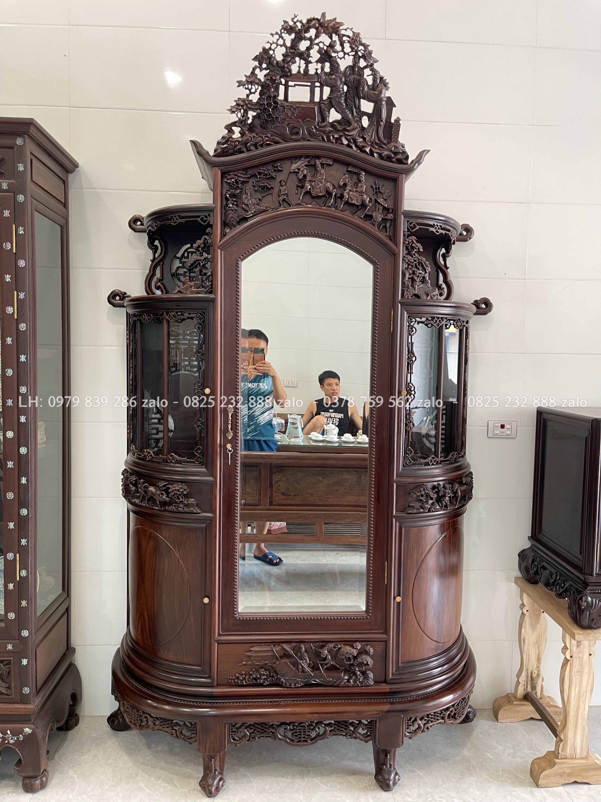 tủ chùa đục chạm tích đẹp giá hợp lý