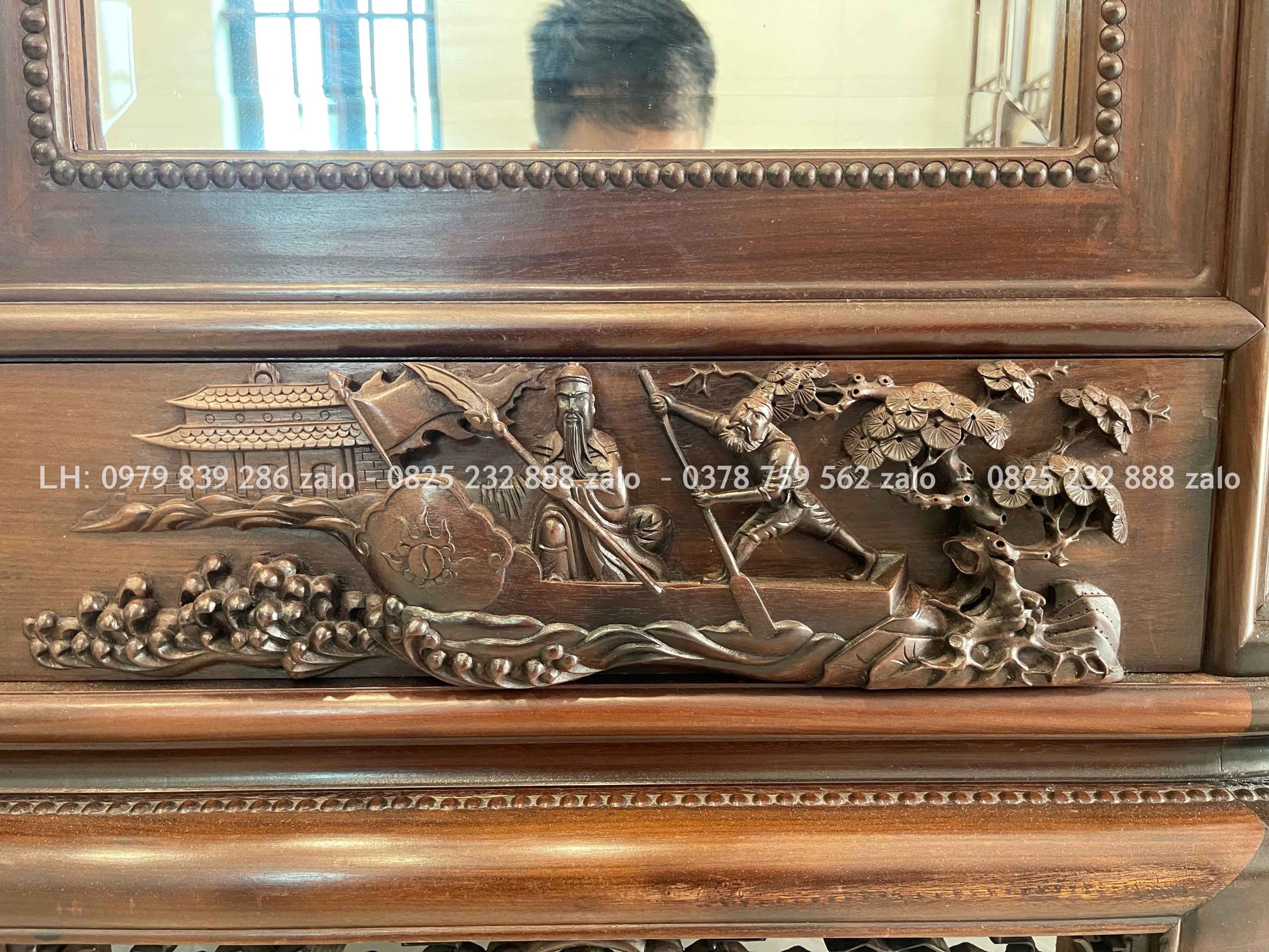 tủ chùa đục chạm tích đẹp giá hợp lý