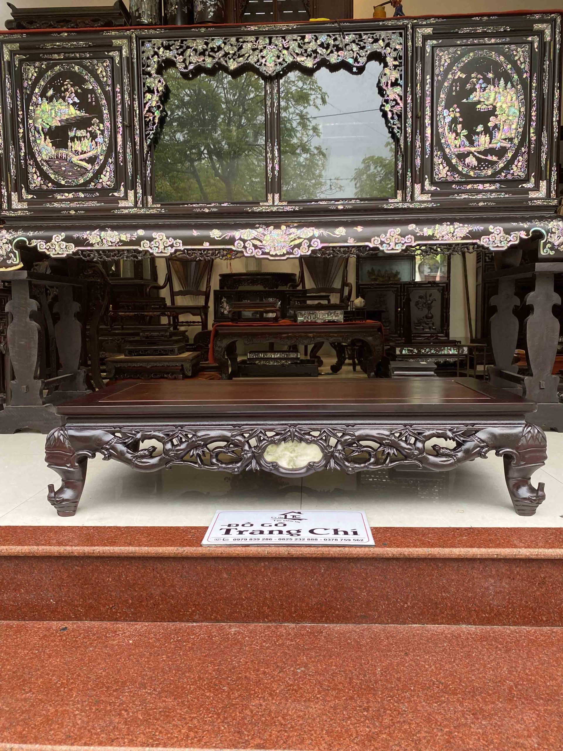 Văn Kỷ Uống Trà Kê Đồ Ngồi Bệt
