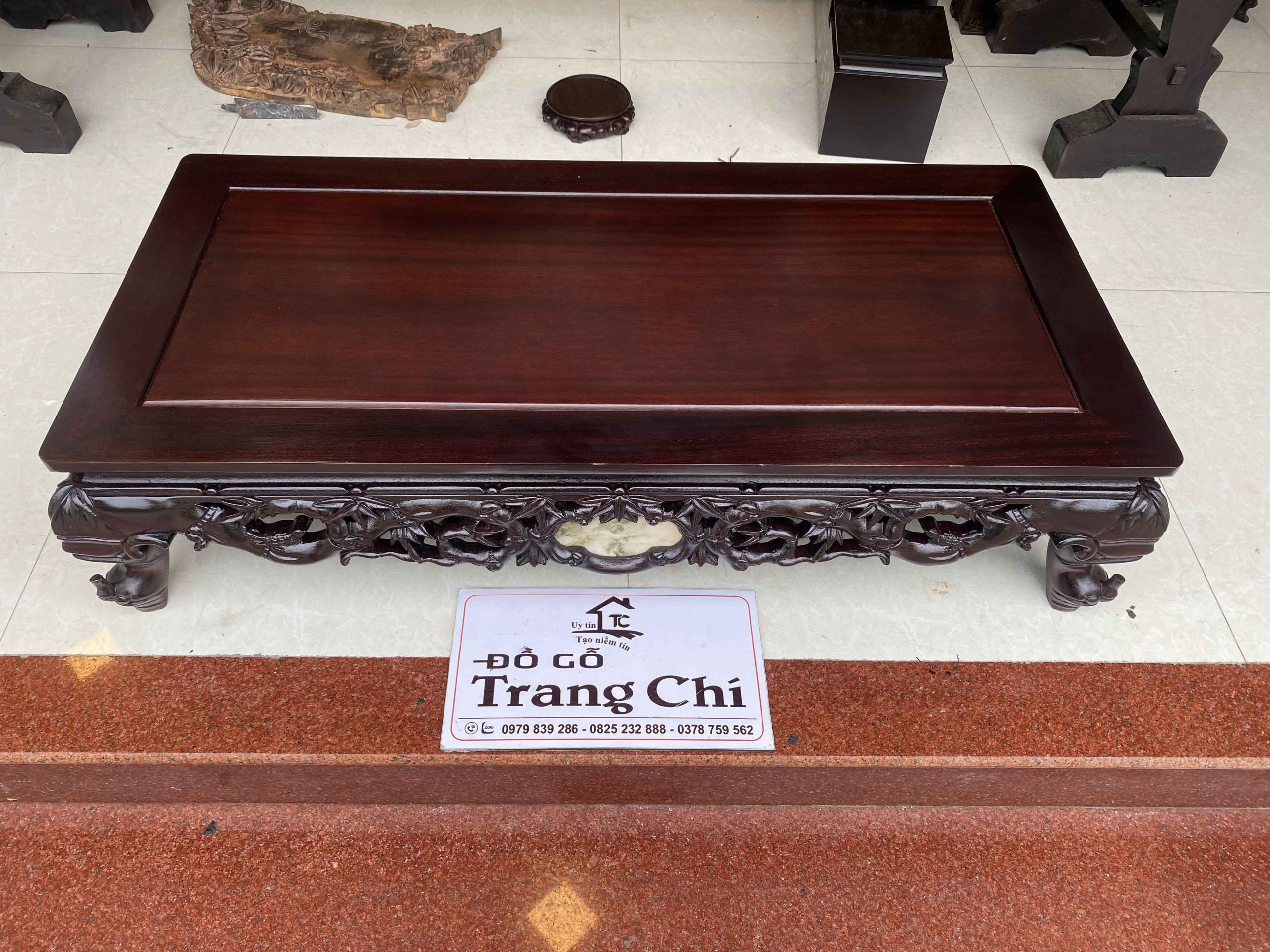 Văn Kỷ Uống Trà Kê Đồ Ngồi Bệt