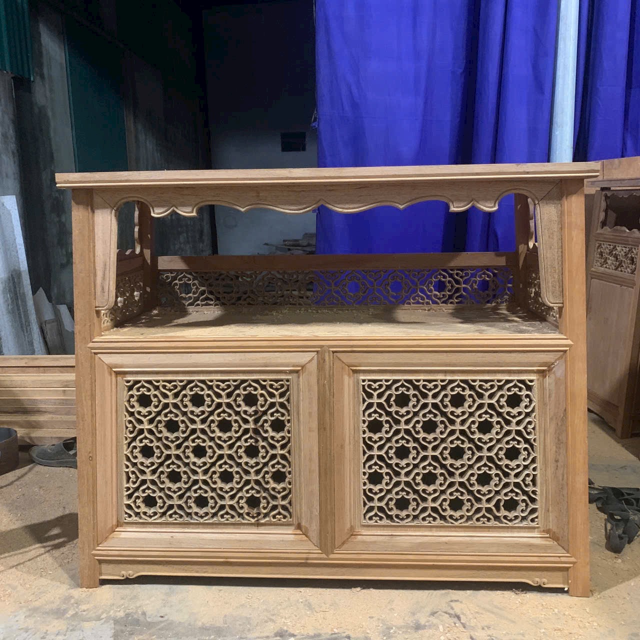 Bàn Bày Đồ Chữ A Lối Huế