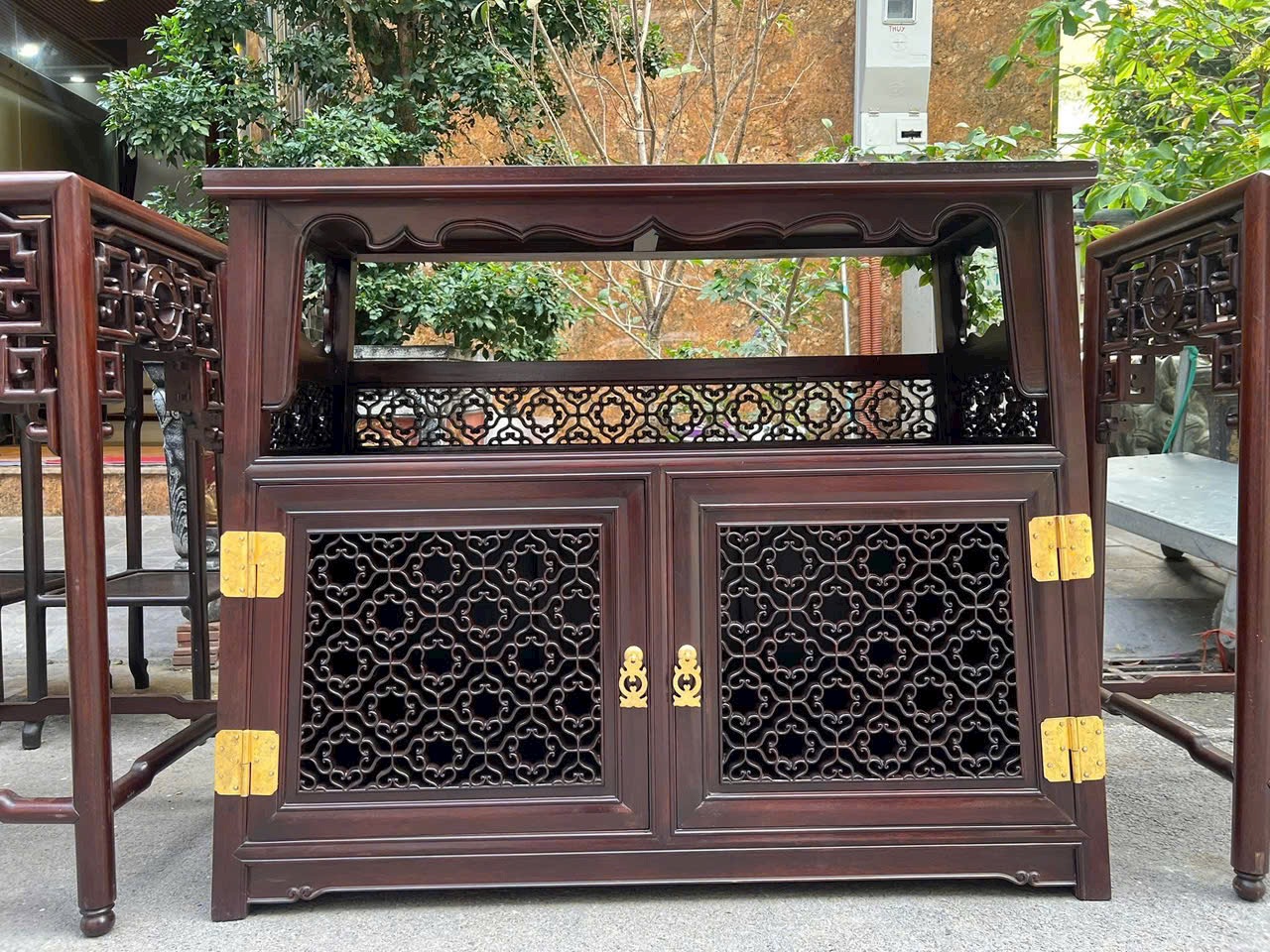 Bàn Bày Đồ Chữ A Lối Huế