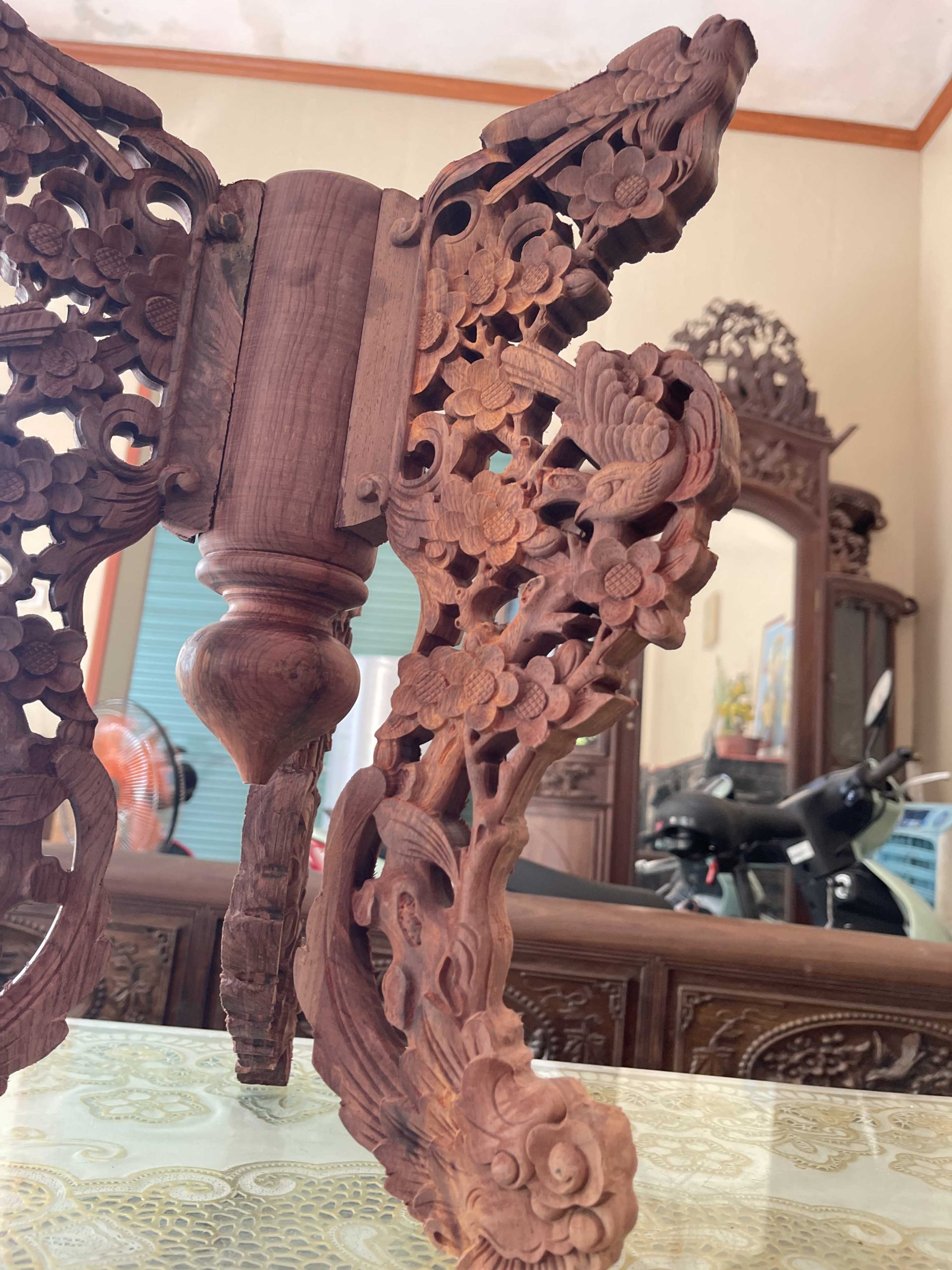 Chò Gỗ 3 Chân Hoa Mai Gỗ Cẩm Lai