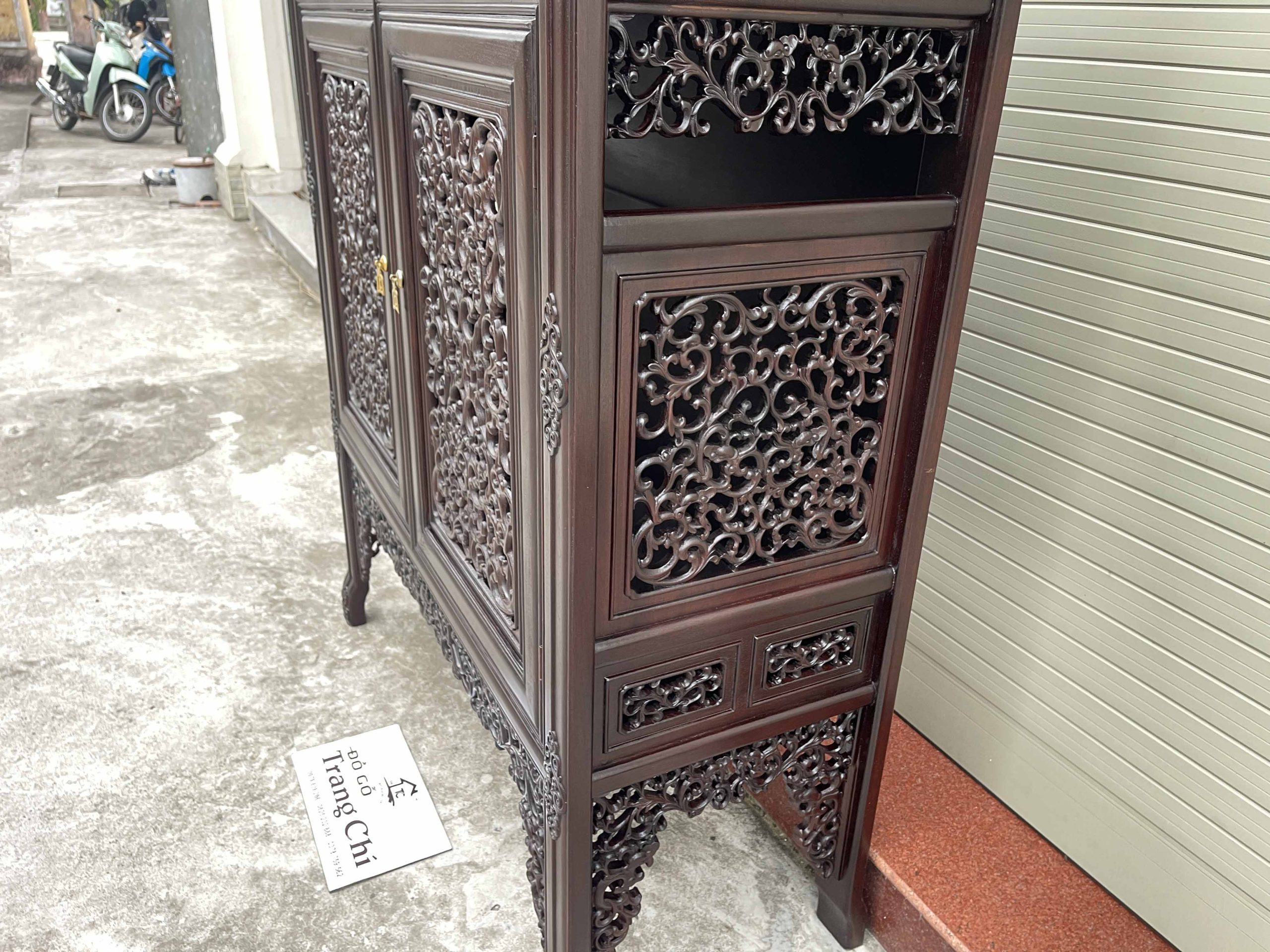 Mẫu Bàn Nghi Thờ Tai Vảnh Lối Huế