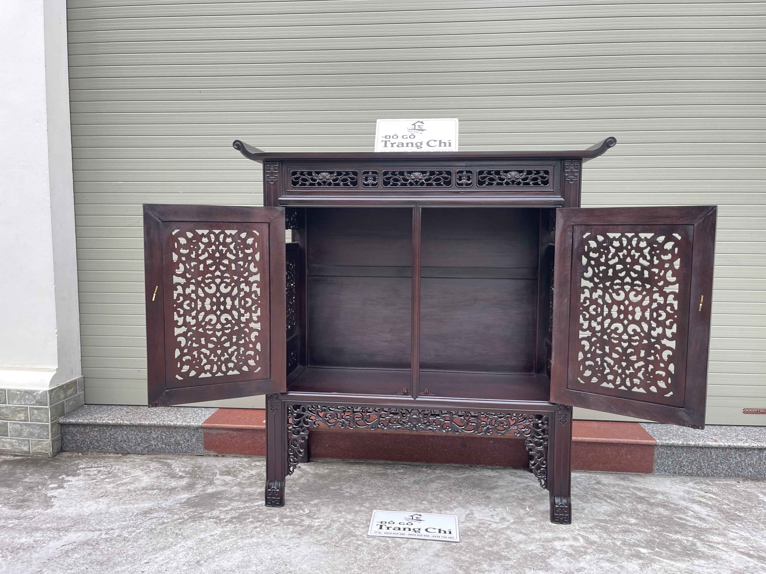 Mẫu Bàn Nghi Thờ Tai Vảnh Lối Huế