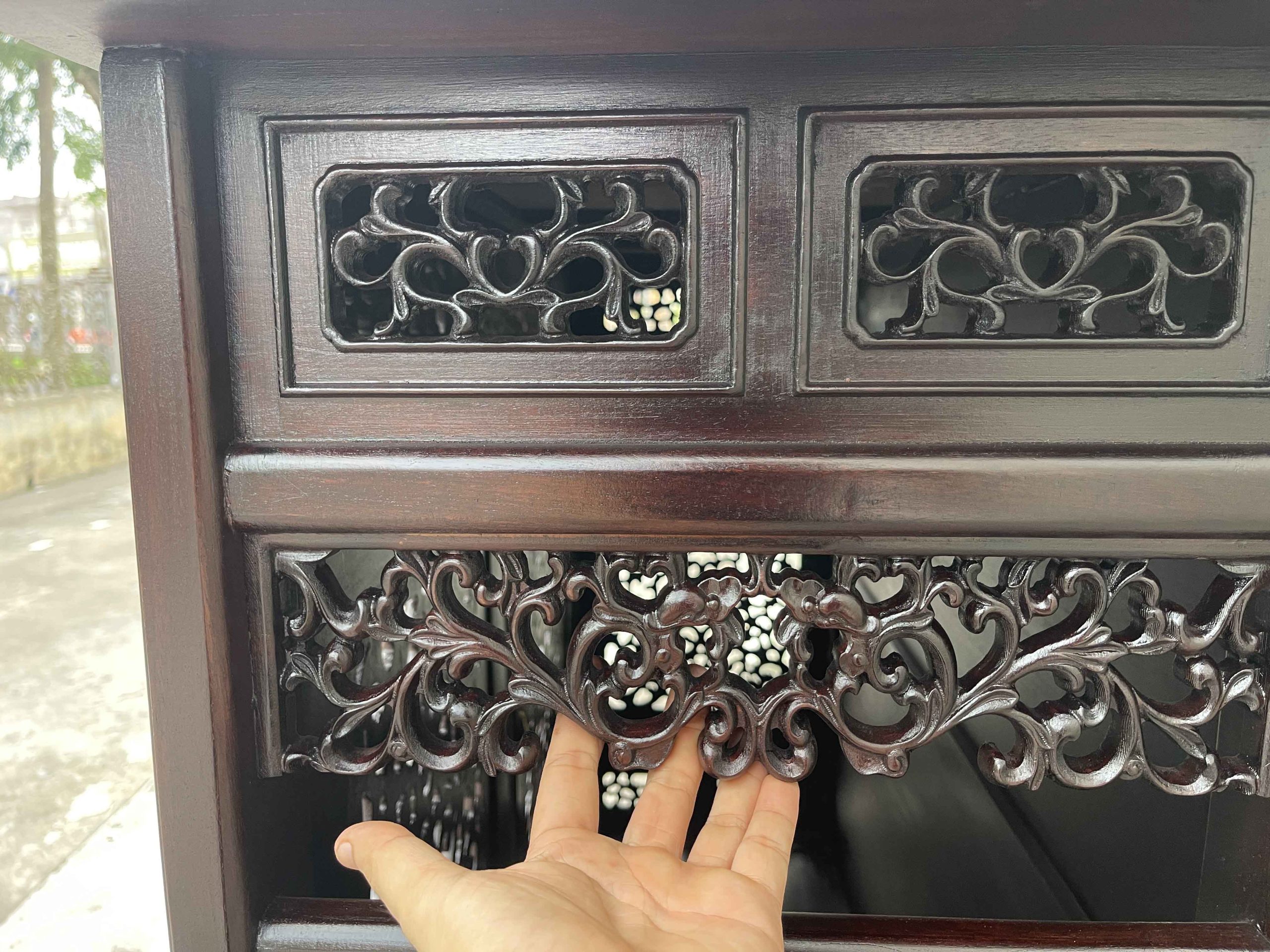 Mẫu Bàn Nghi Thờ Tai Vảnh Lối Huế