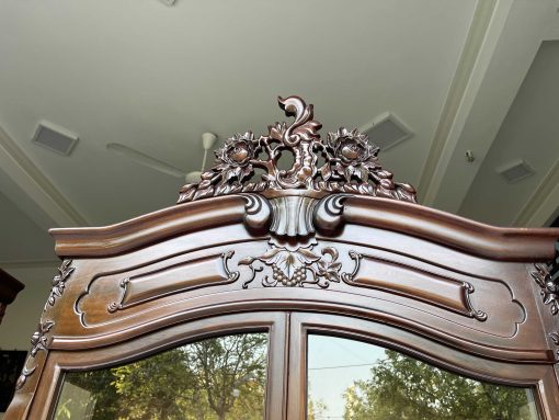 Mẫu Tủ Bày Đồ Louis Tân Cổ Điển