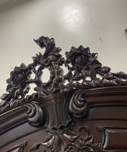 Mẫu Tủ Bày Đồ Louis Tân Cổ Điển