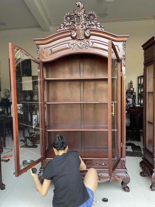 Mẫu Tủ Bày Đồ Louis Tân Cổ Điển