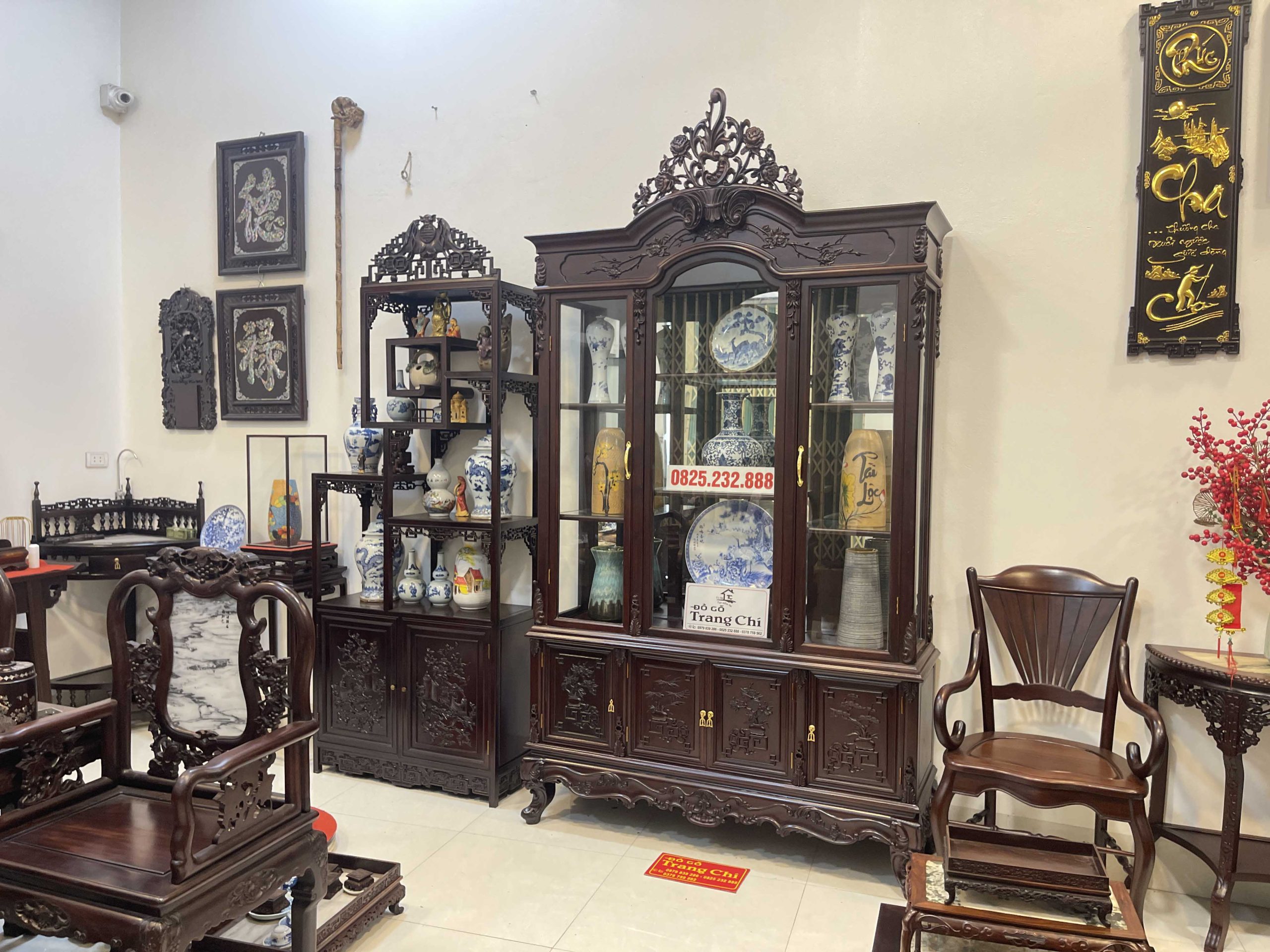 Tủ Bày Đồ Louis 2 Thớt Có Kính