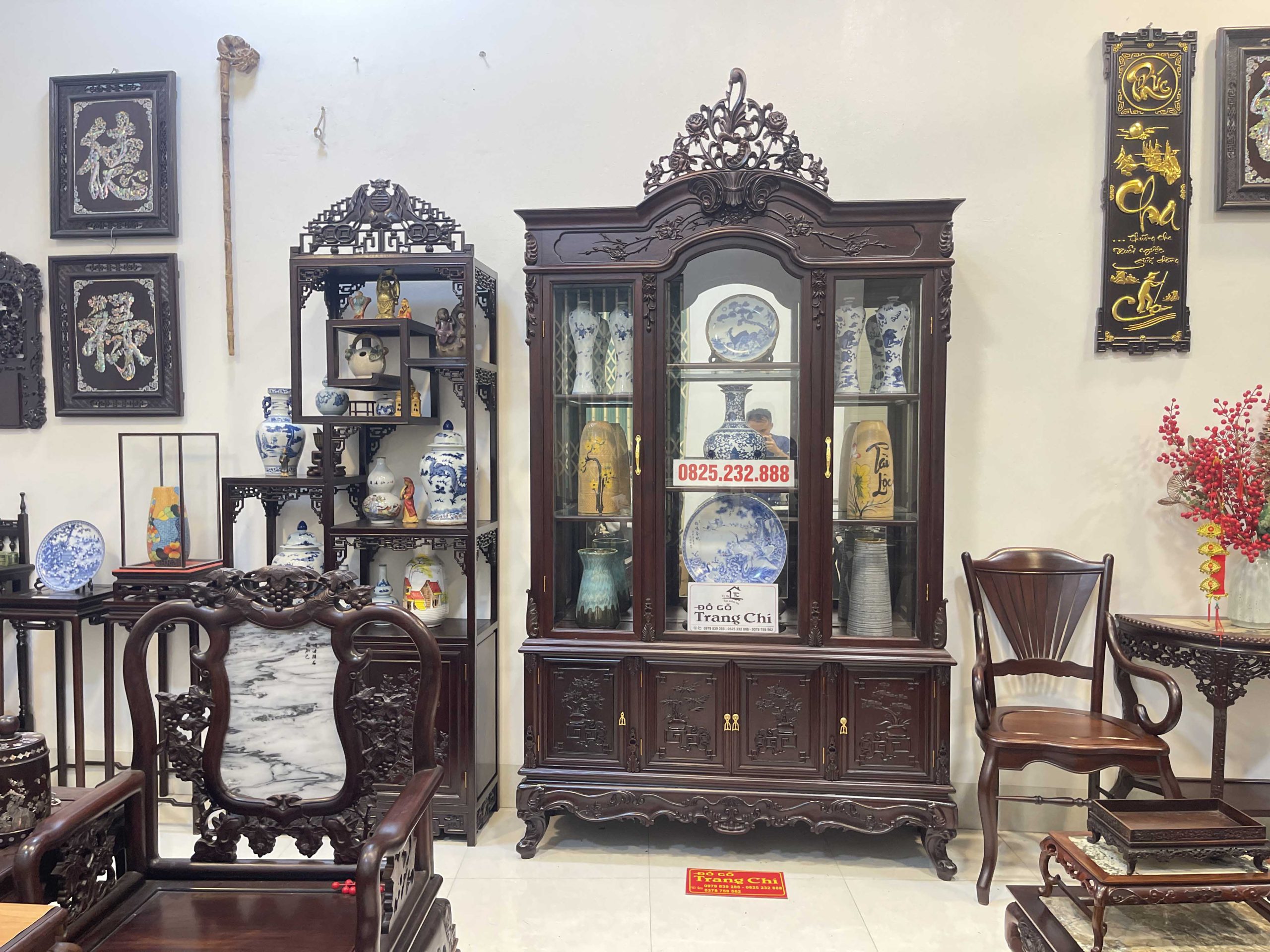 Tủ Bày Đồ Louis 2 Thớt Có Kính