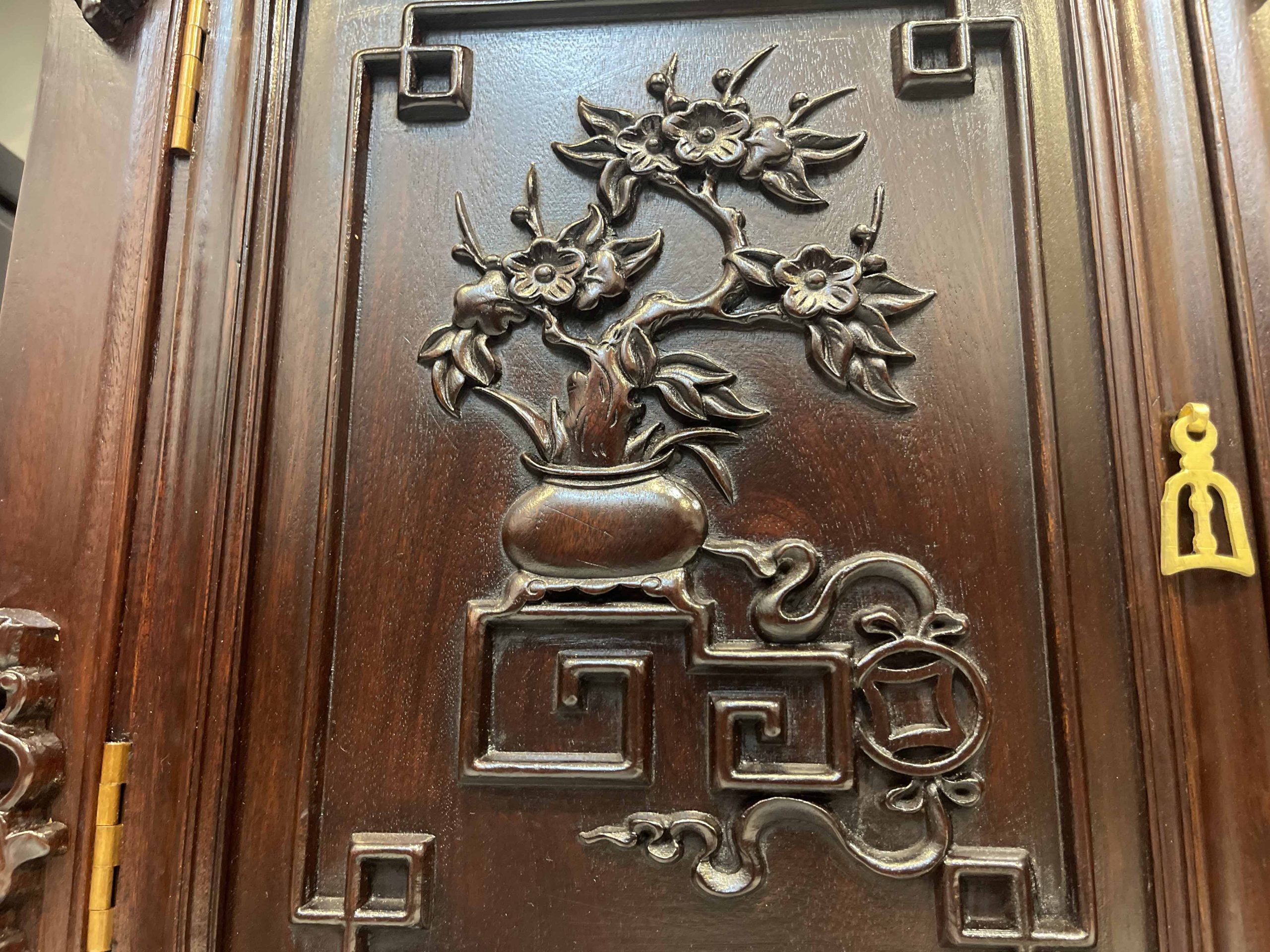 Tủ Bày Đồ Louis 2 Thớt Có Kính