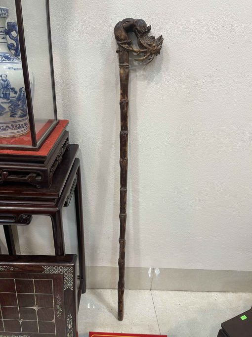 gậy batoong gỗ gụ đục chạm đầu rồng thân trúc