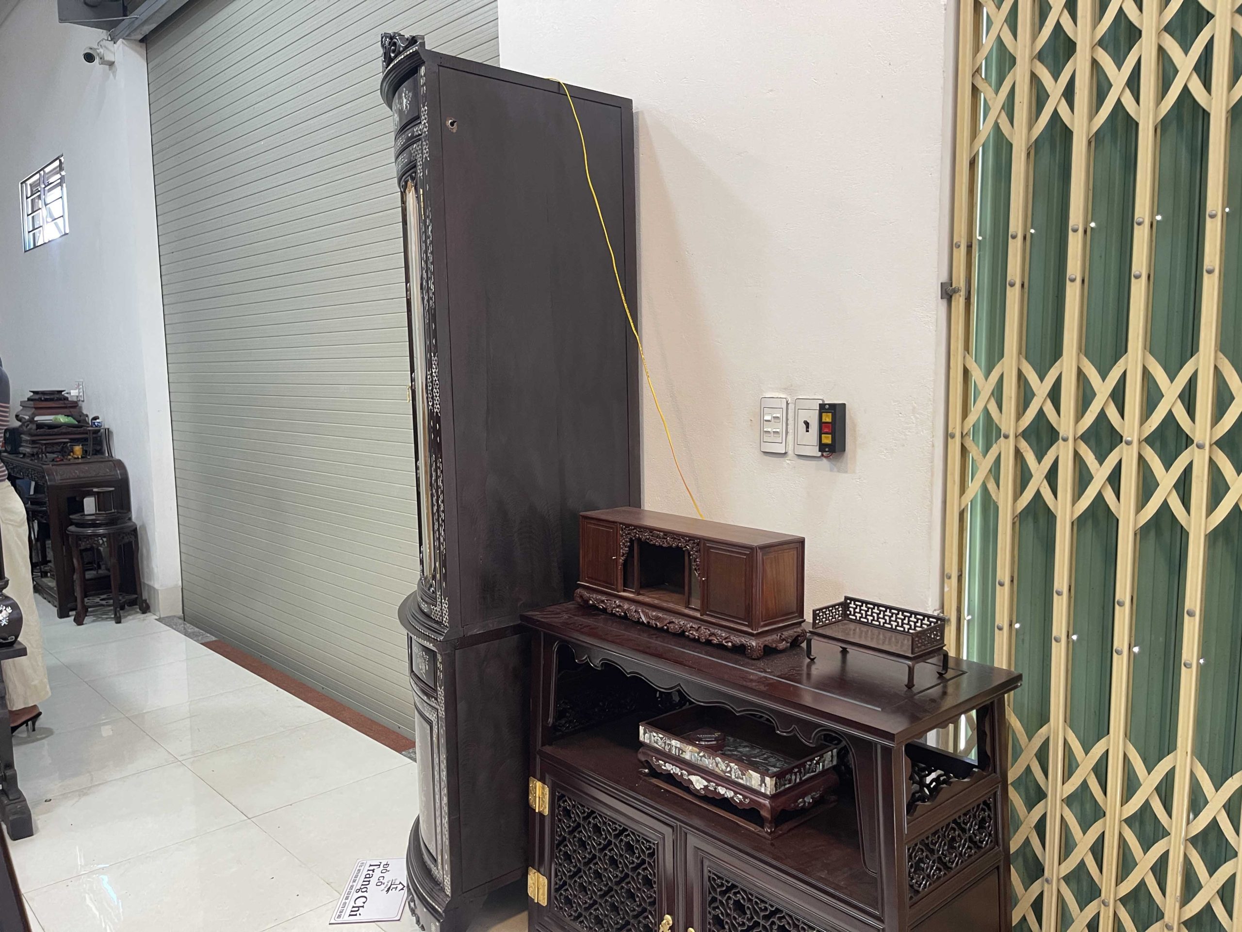 Tủ Góc 60 Bày Đồ Khảm Cẩn Ốc (10) Tủ Góc 60 Bày Đồ Khảm Cẩn Ốc