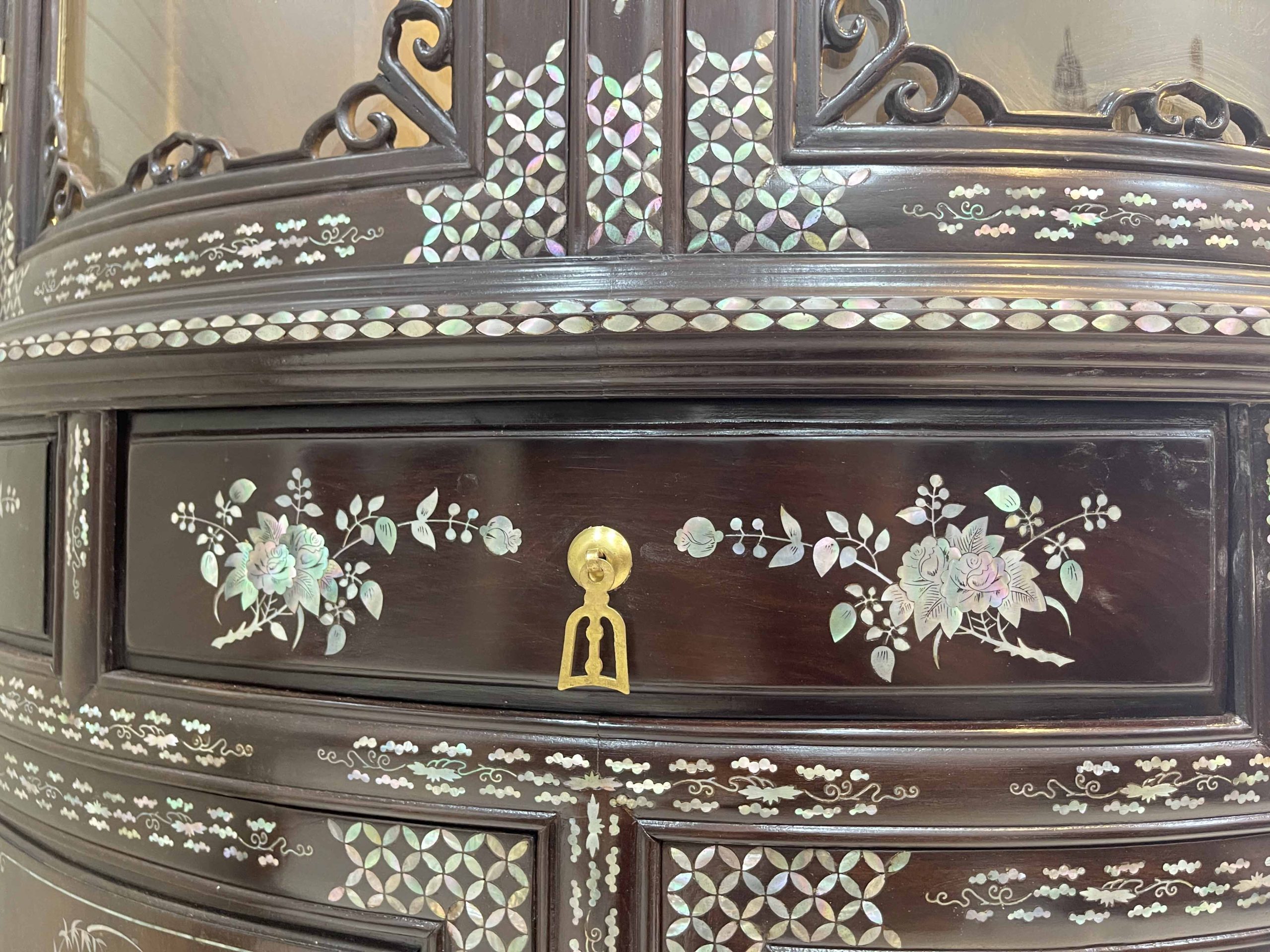 Tủ Góc 60 Bày Đồ Khảm Cẩn Ốc (15) Tủ Góc 60 Bày Đồ Khảm Cẩn Ốc