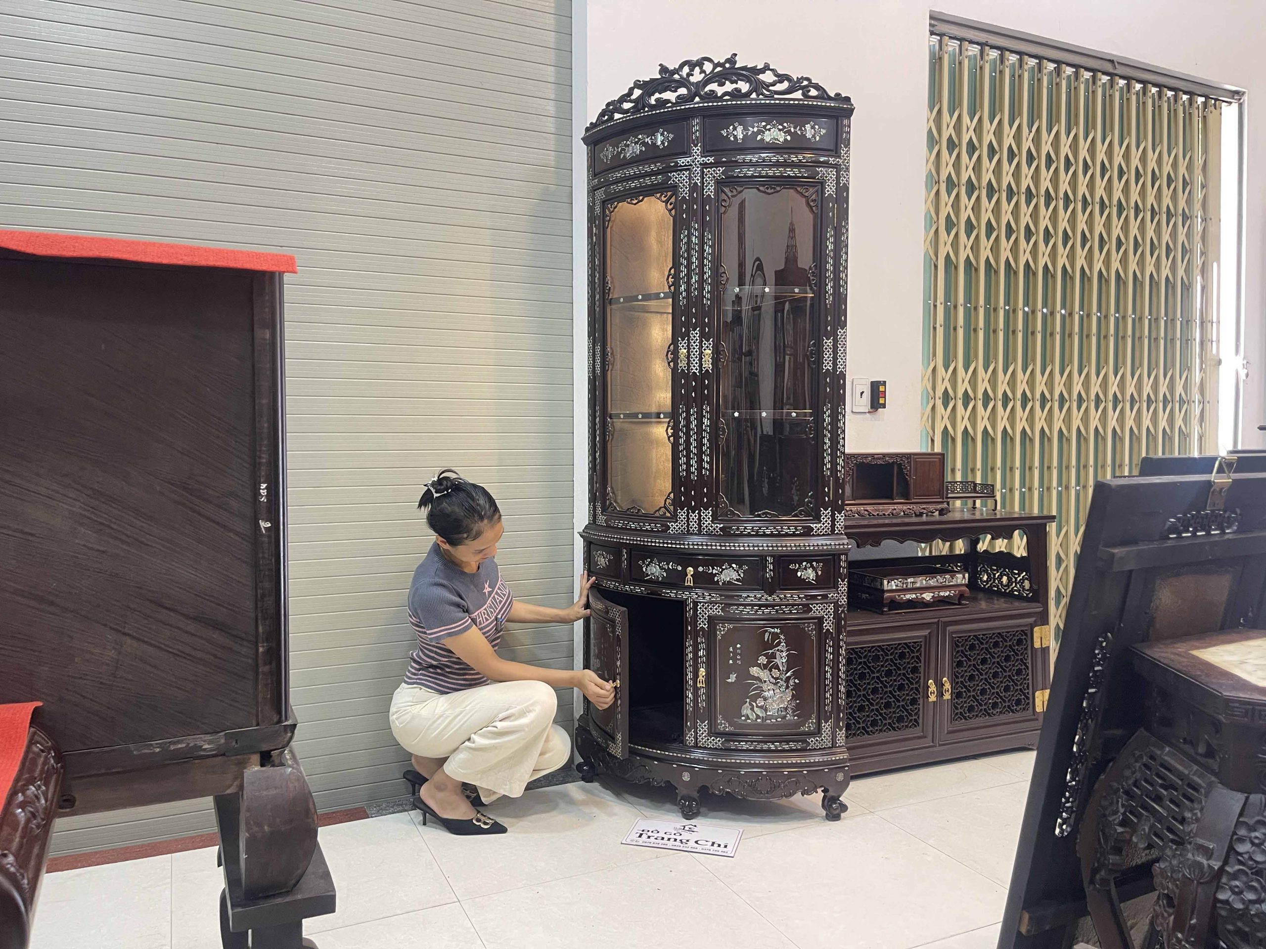 Tủ Góc 60 Bày Đồ Khảm Cẩn Ốc (25) Tủ Góc 60 Bày Đồ Khảm Cẩn Ốc