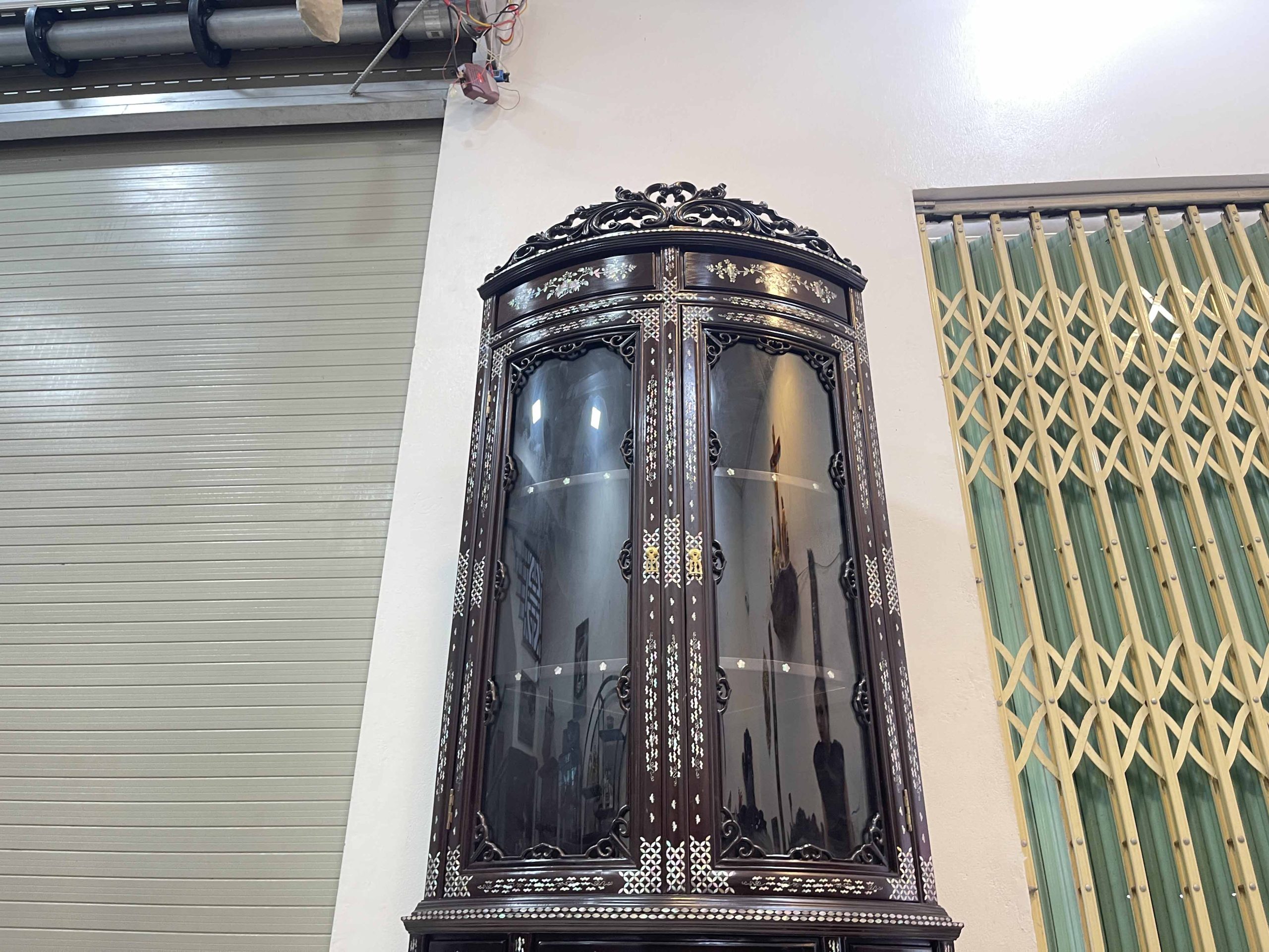 Tủ Góc 60 Bày Đồ Khảm Cẩn Ốc (6) Tủ Góc 60 Bày Đồ Khảm Cẩn Ốc