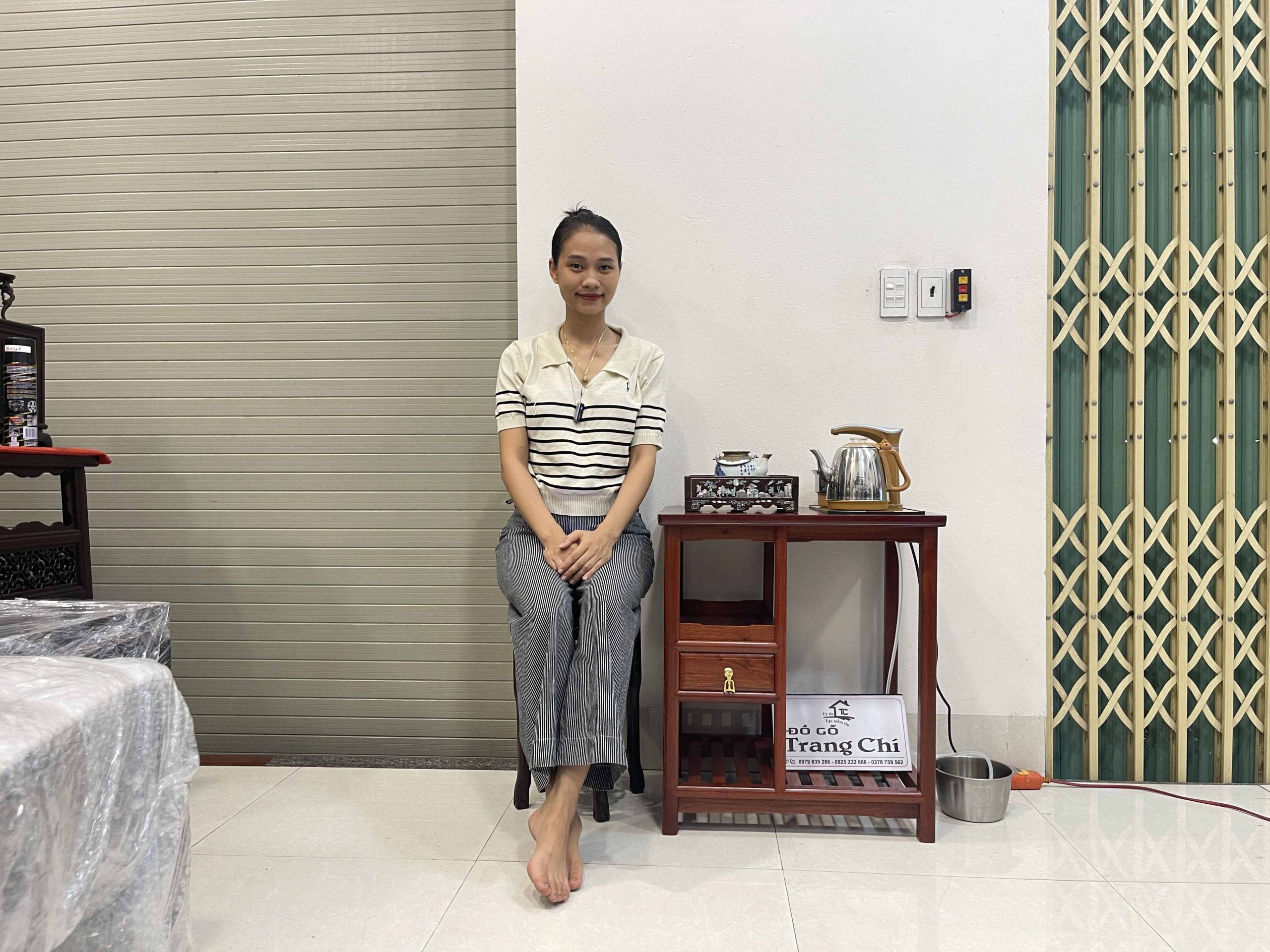 Kệ Pha Trà Có Ấm Và Siêu Gỗ Hương (20) Bộ Kệ Pha Trà Có Ấm Và Siêu Gỗ Hương