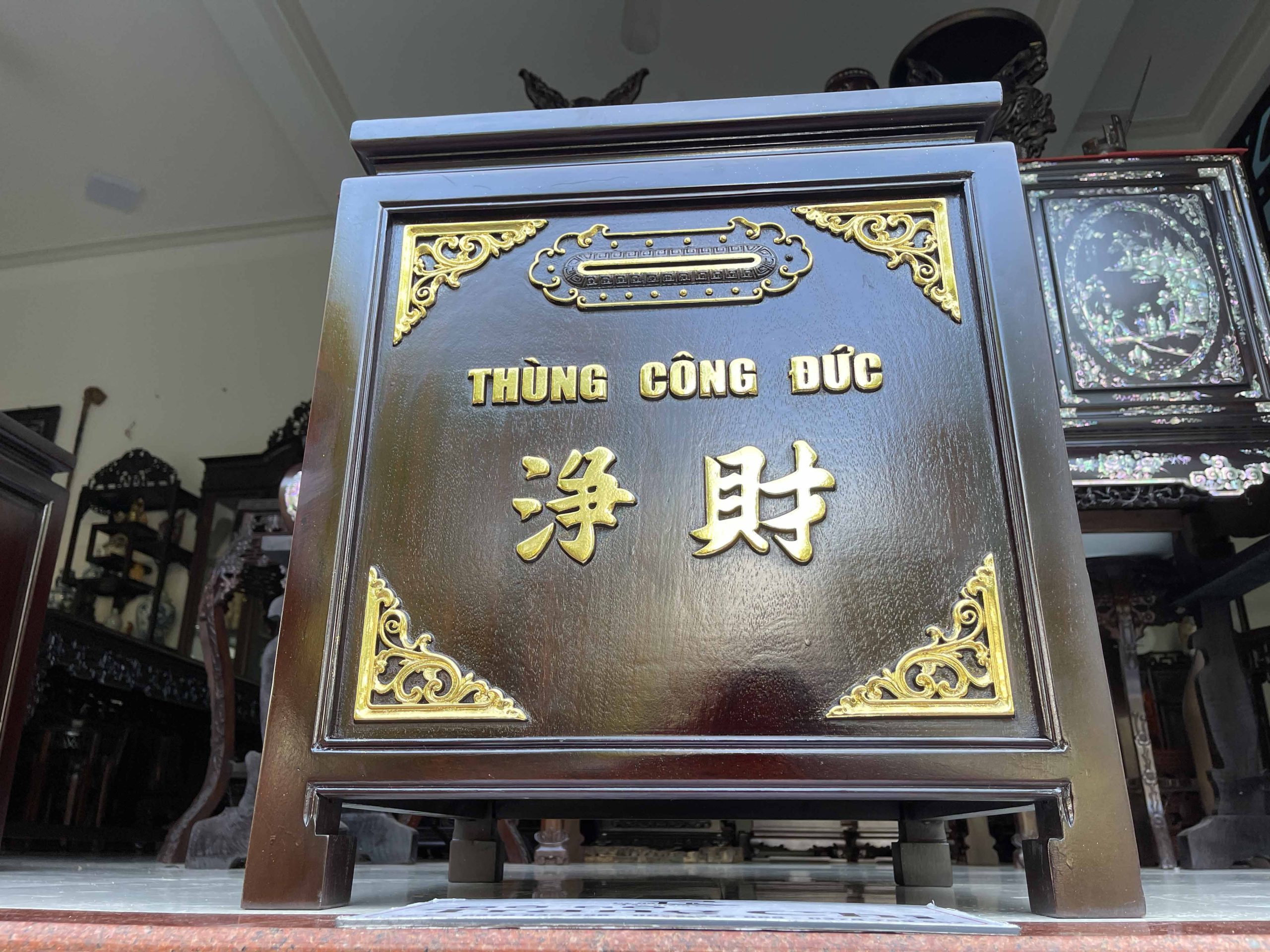 Mẫu Thùng Công Đức Gỗ Gụ Sơn Thiếc