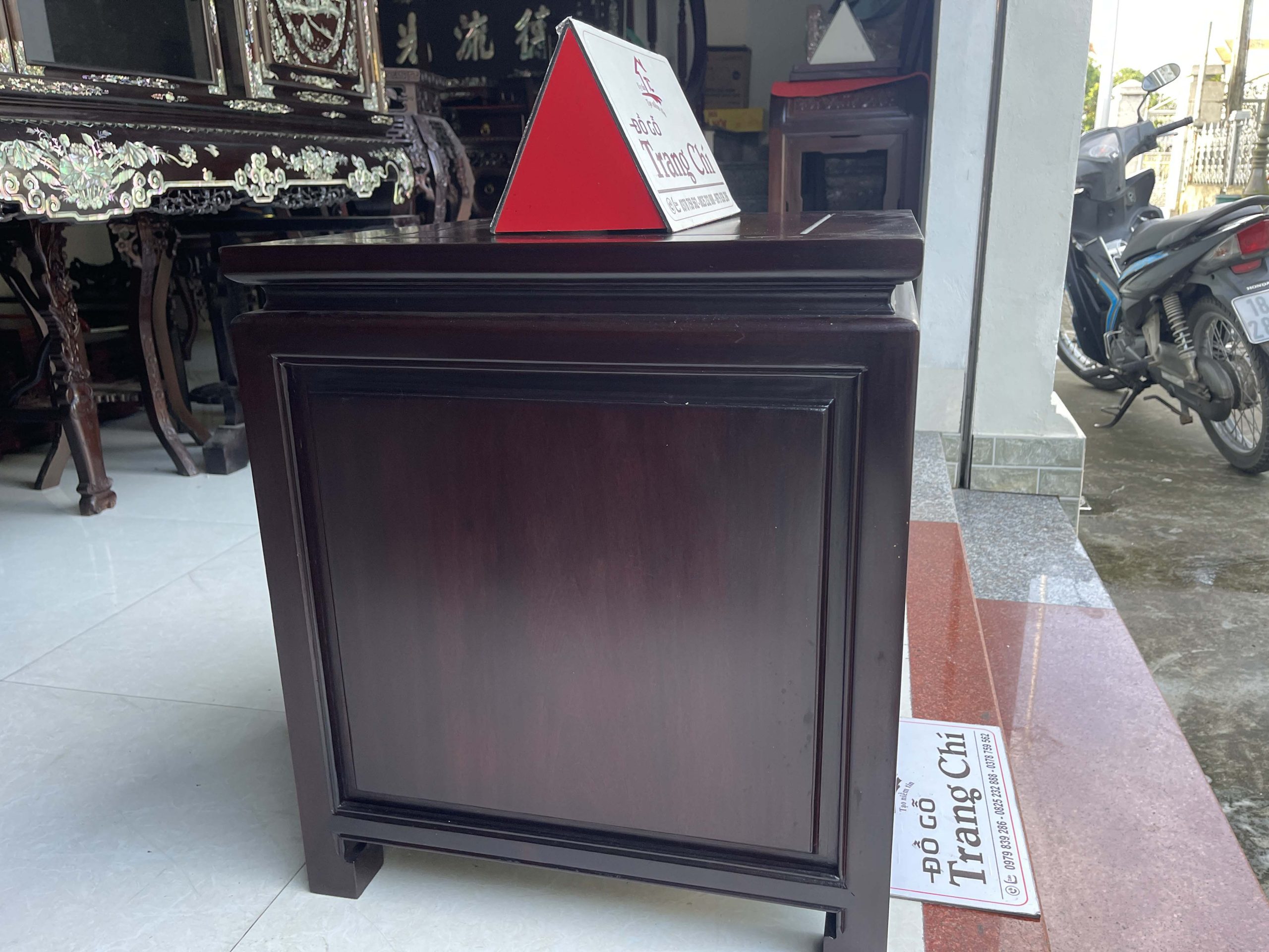 Mẫu Thùng Công Đức Gỗ Gụ Sơn Thiếc