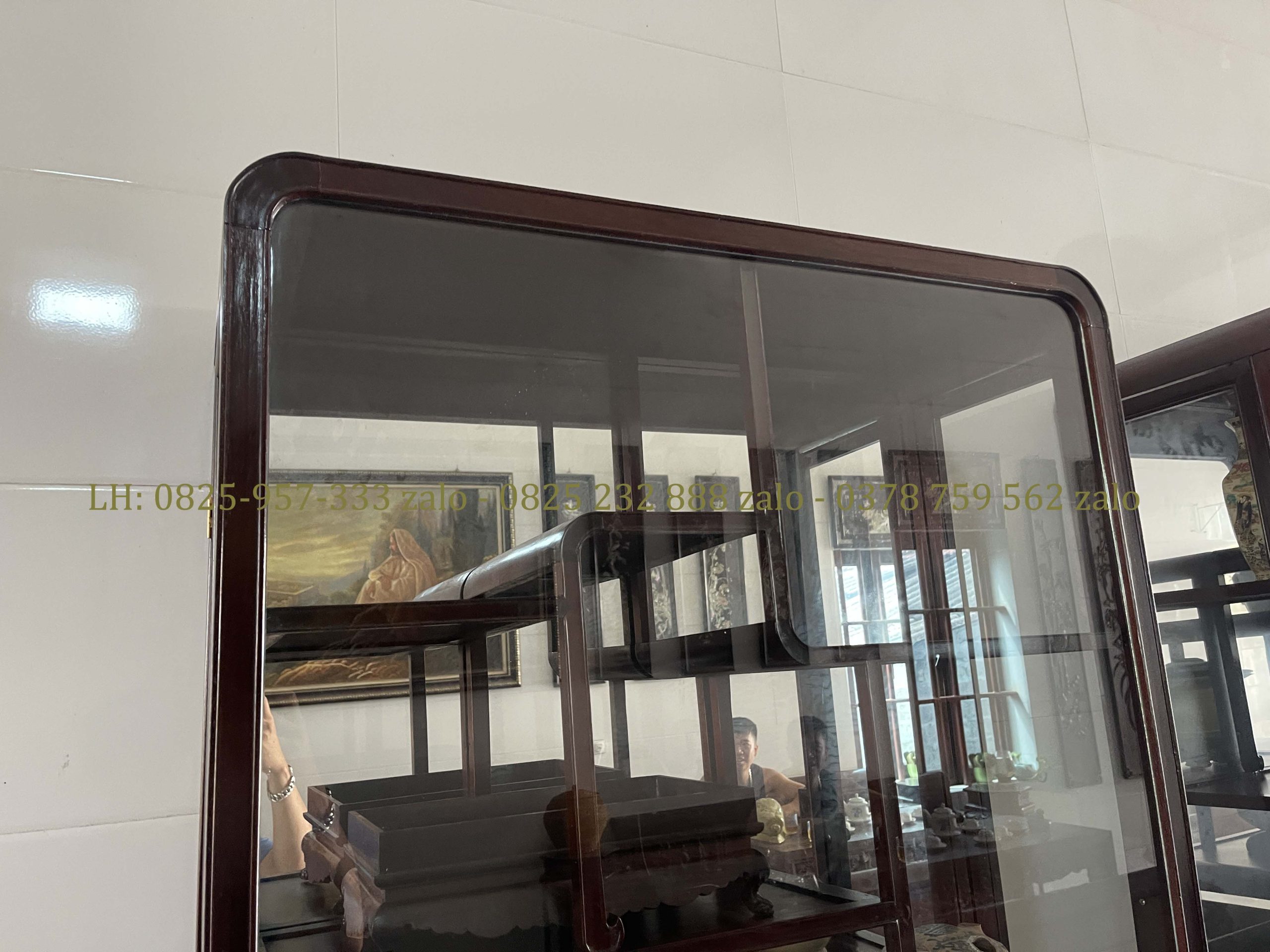Cặp Tủ Bày Đồ Gỗ Gụ Có Kính Và Ngăn Đựng Đồ