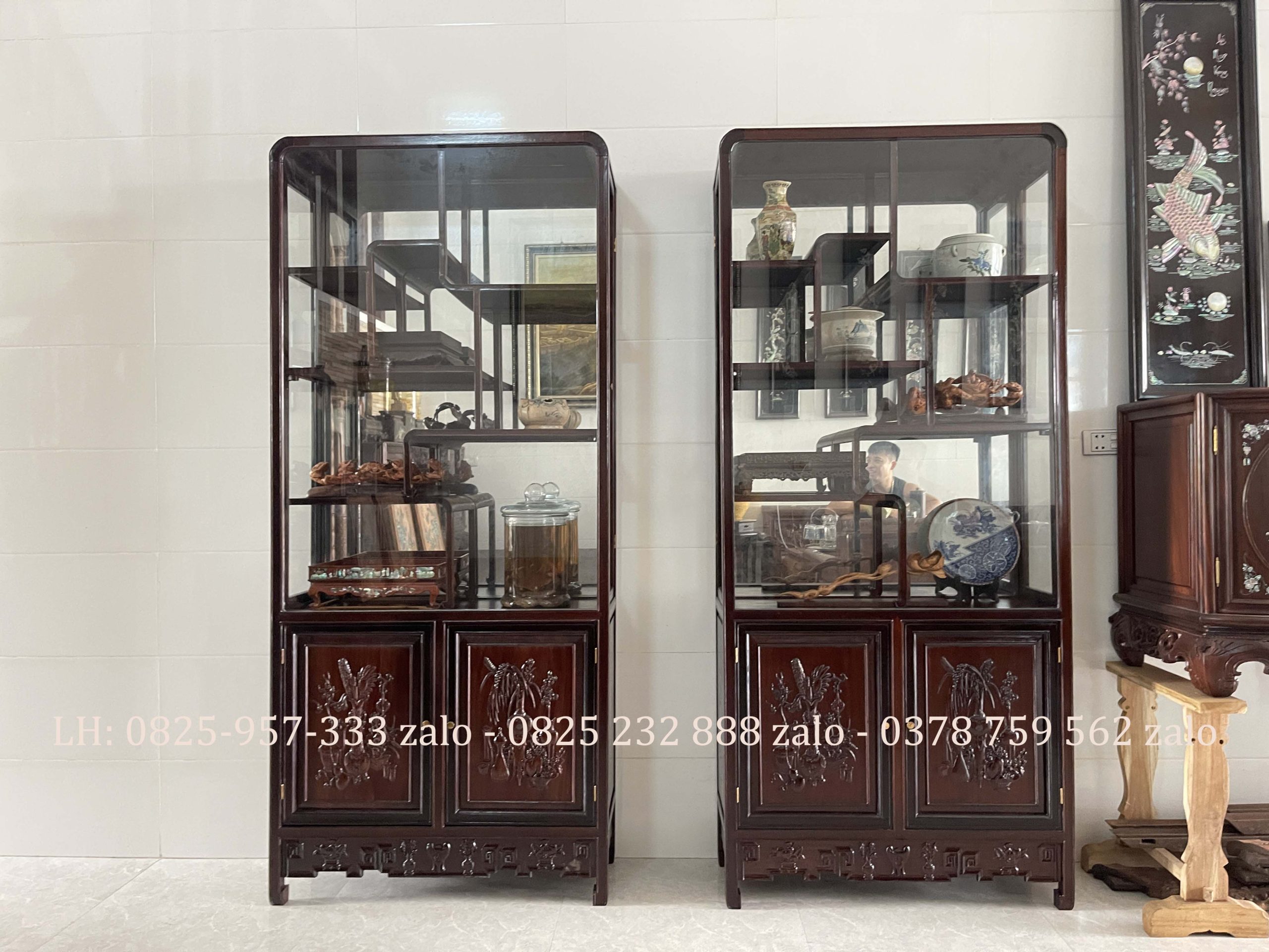 Cặp Tủ Bày Đồ Gỗ Gụ Có Kính Và Ngăn Đựng Đồ