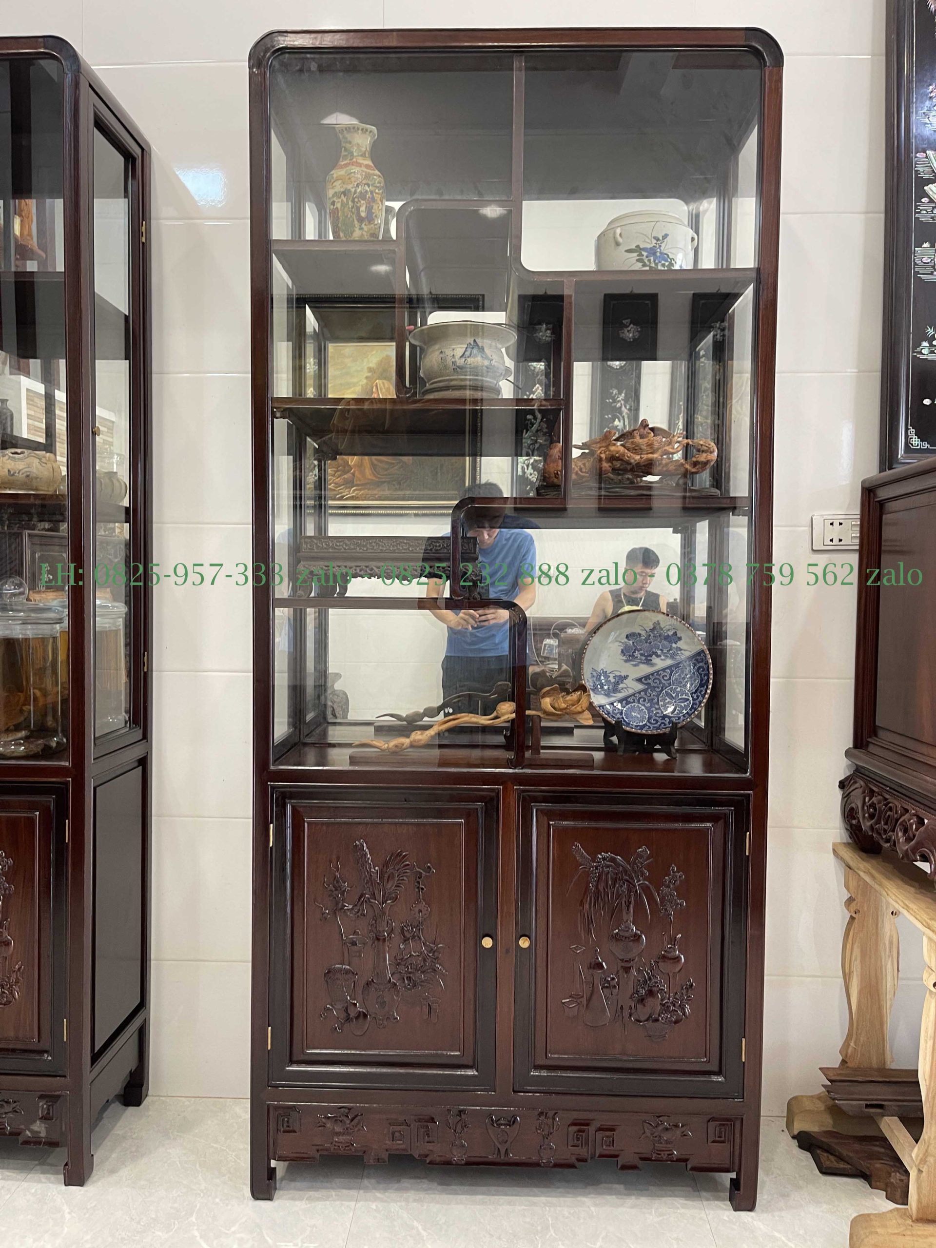 Cặp Tủ Bày Đồ Gỗ Gụ Có Kính Và Ngăn Đựng Đồ