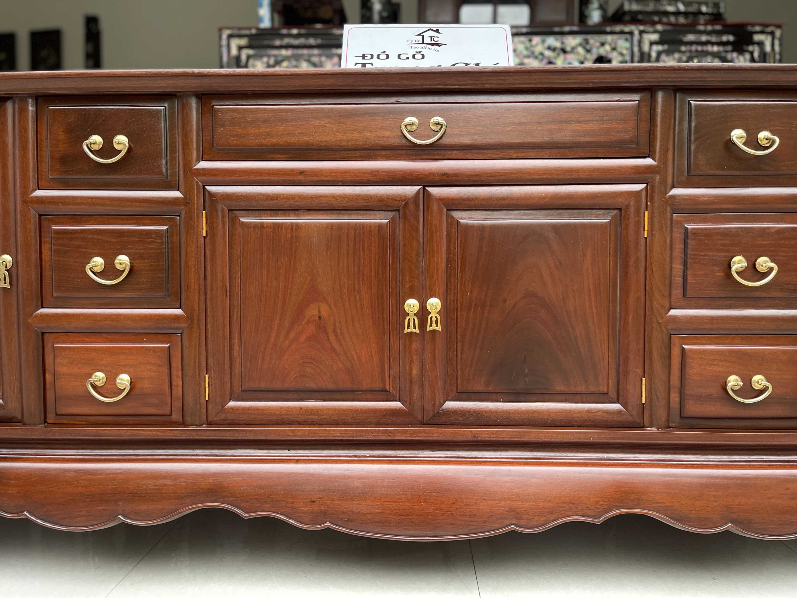 Kệ Tivi Gỗ Gụ Trơn 217 x 82 x 48 cm