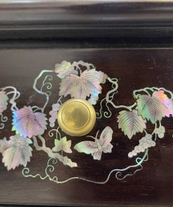 Tủ Louis khảm Ốc Đẹp Đỏ Rực