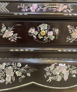 Tủ Louis khảm Ốc Đẹp Đỏ Rực