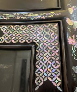 Tủ Louis khảm Ốc Đẹp Đỏ Rực