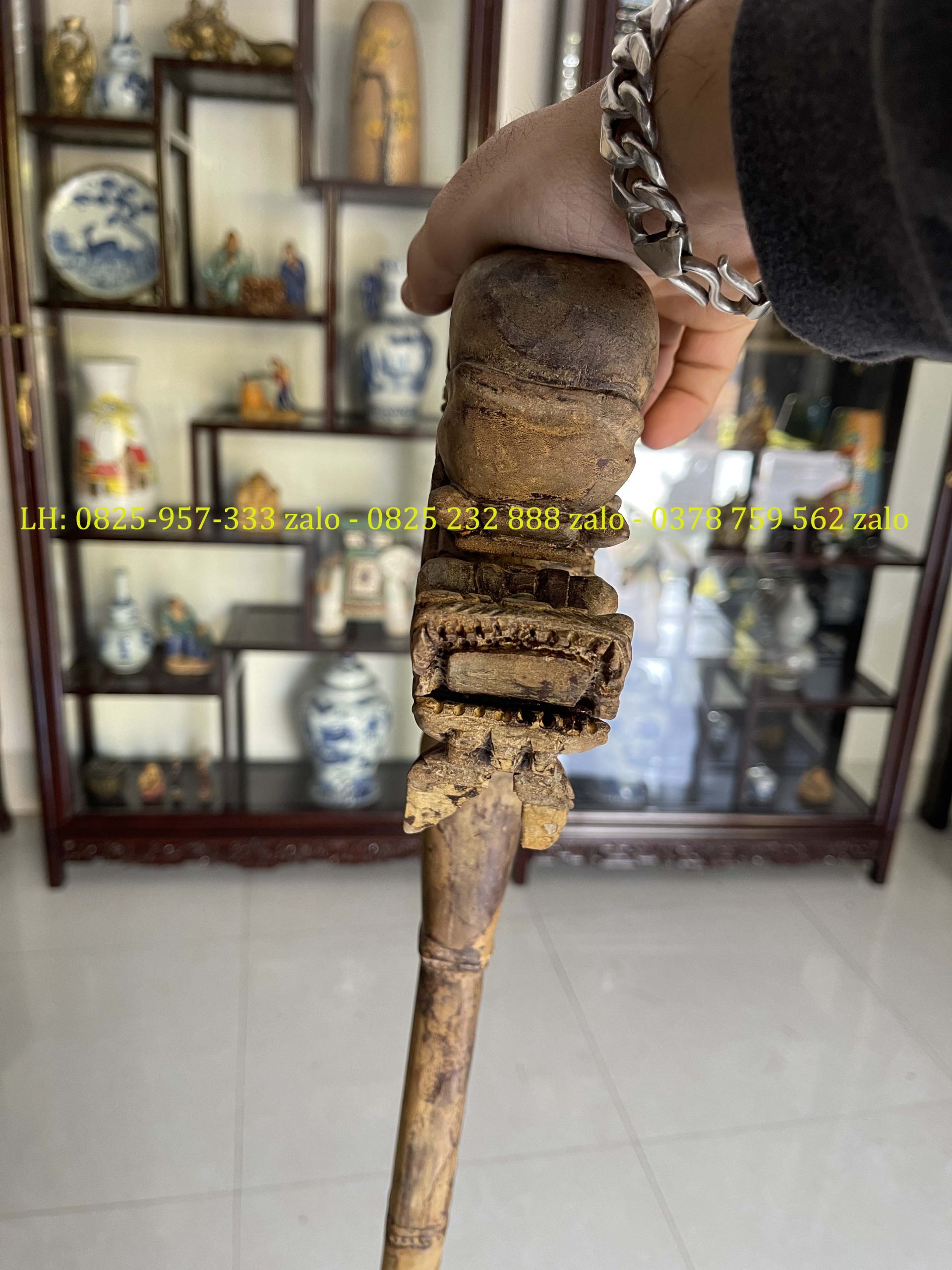 Gậy Batoong Chạm Trúc Hóa Long Đục Tay