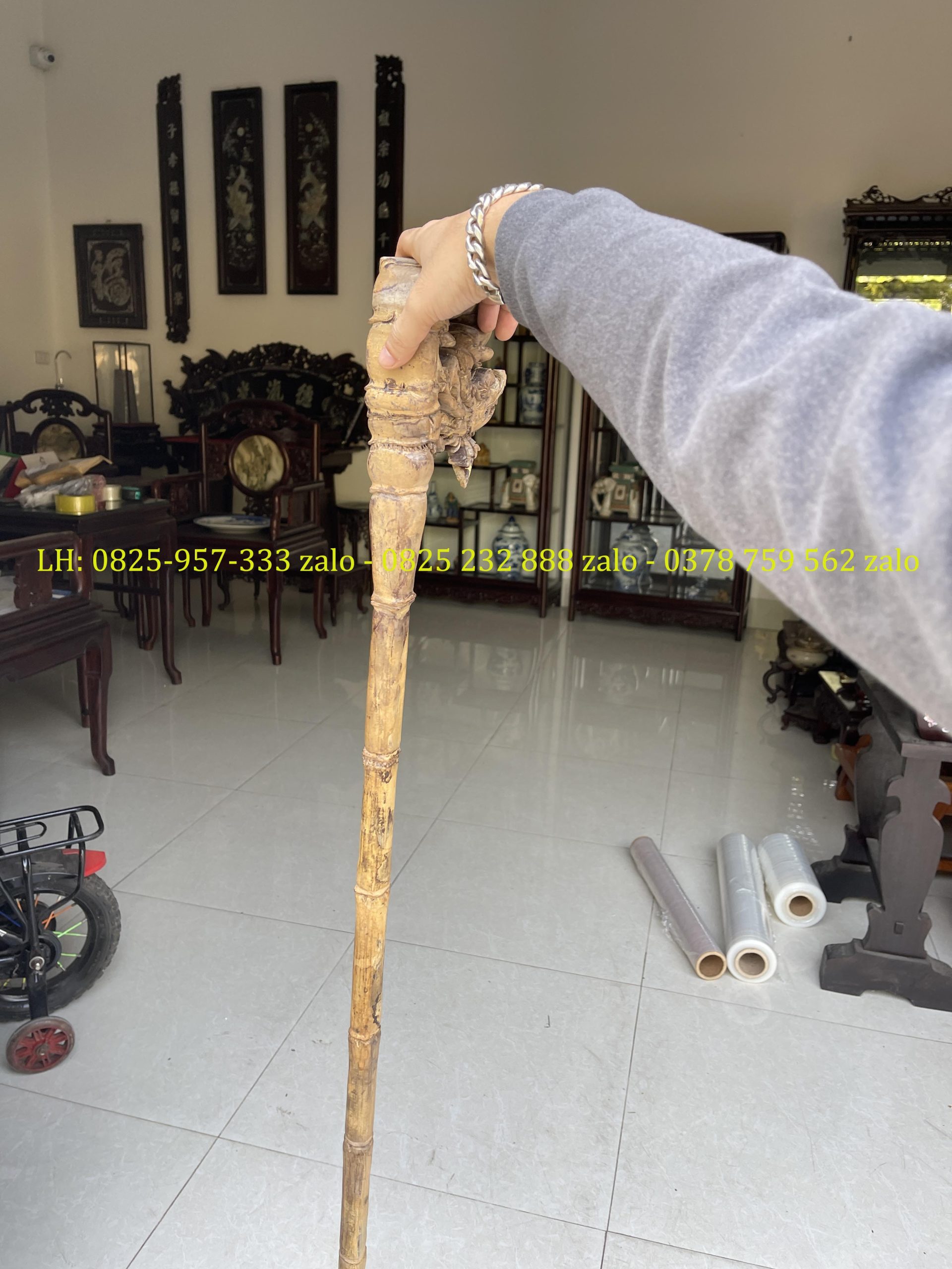 Gậy Batoong Chạm Trúc Hóa Long Đục Tay