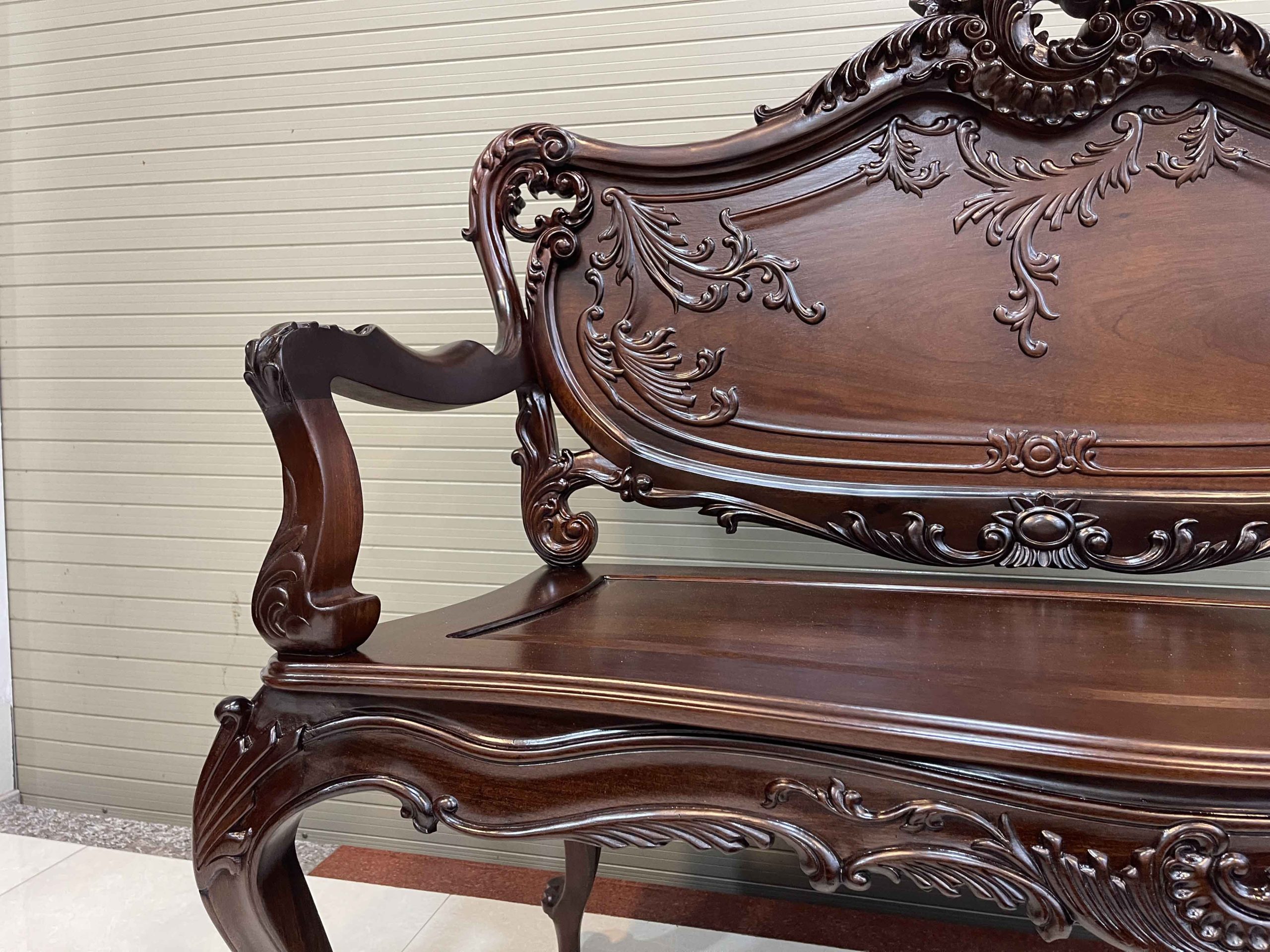 Bộ Ghế Louis Chạm 2 Mặt (45) Bộ Ghế Louis Chạm 2 Mặt