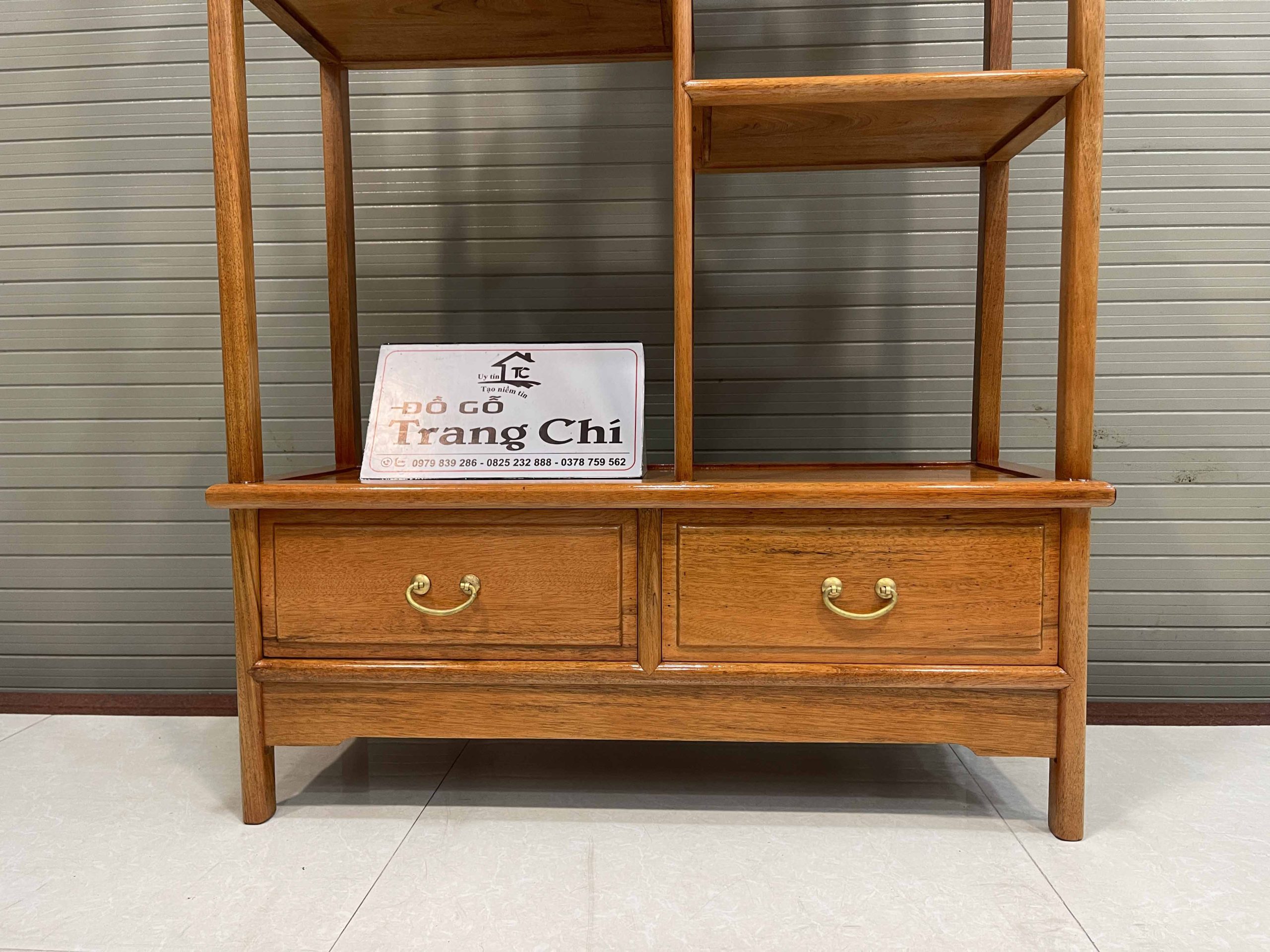 Kệ Bày Đồ Trơn Gỗ Gụ Màu Sáng