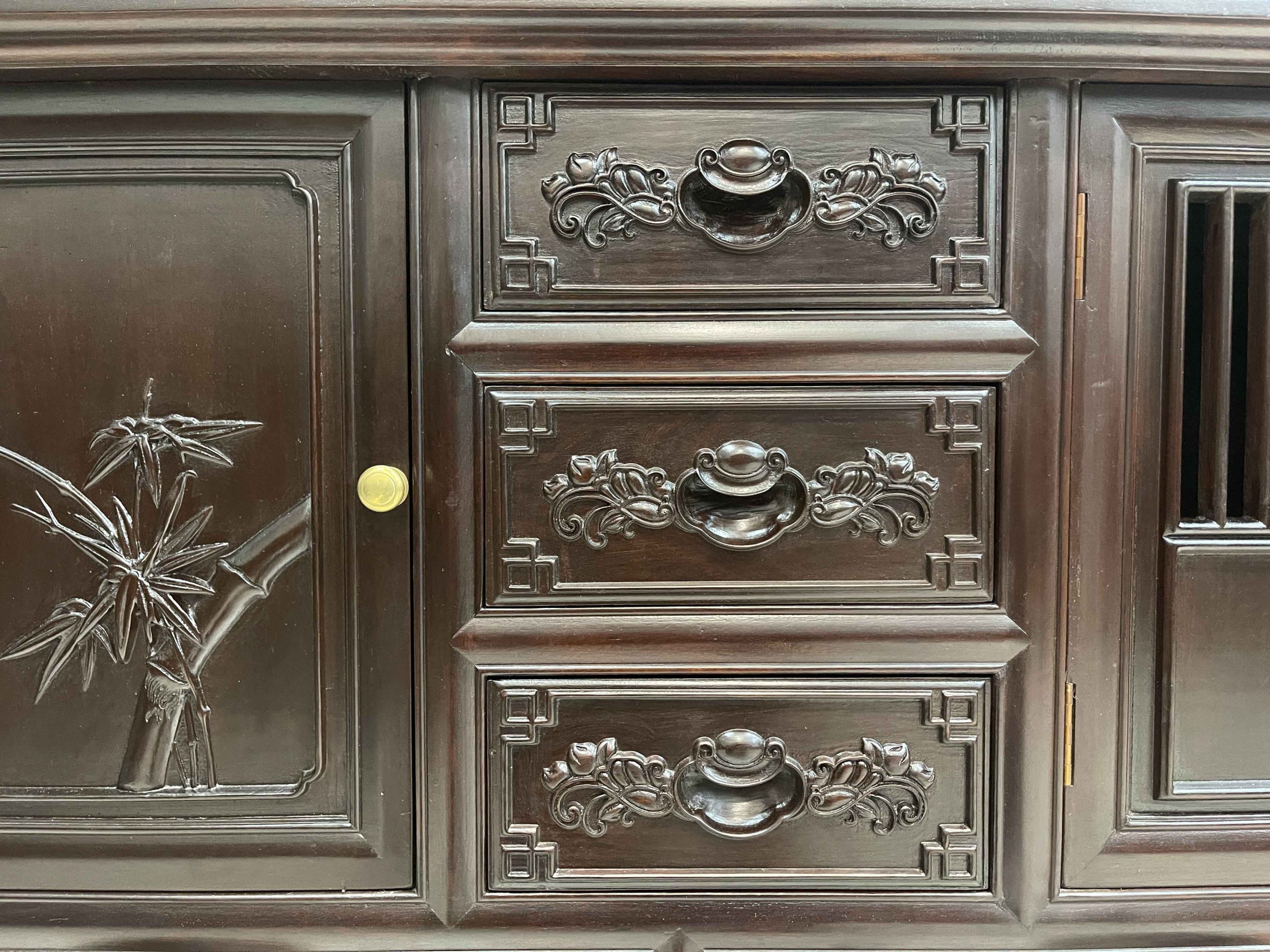 Mẫu Kệ Tivi 217 Gỗ Gụ