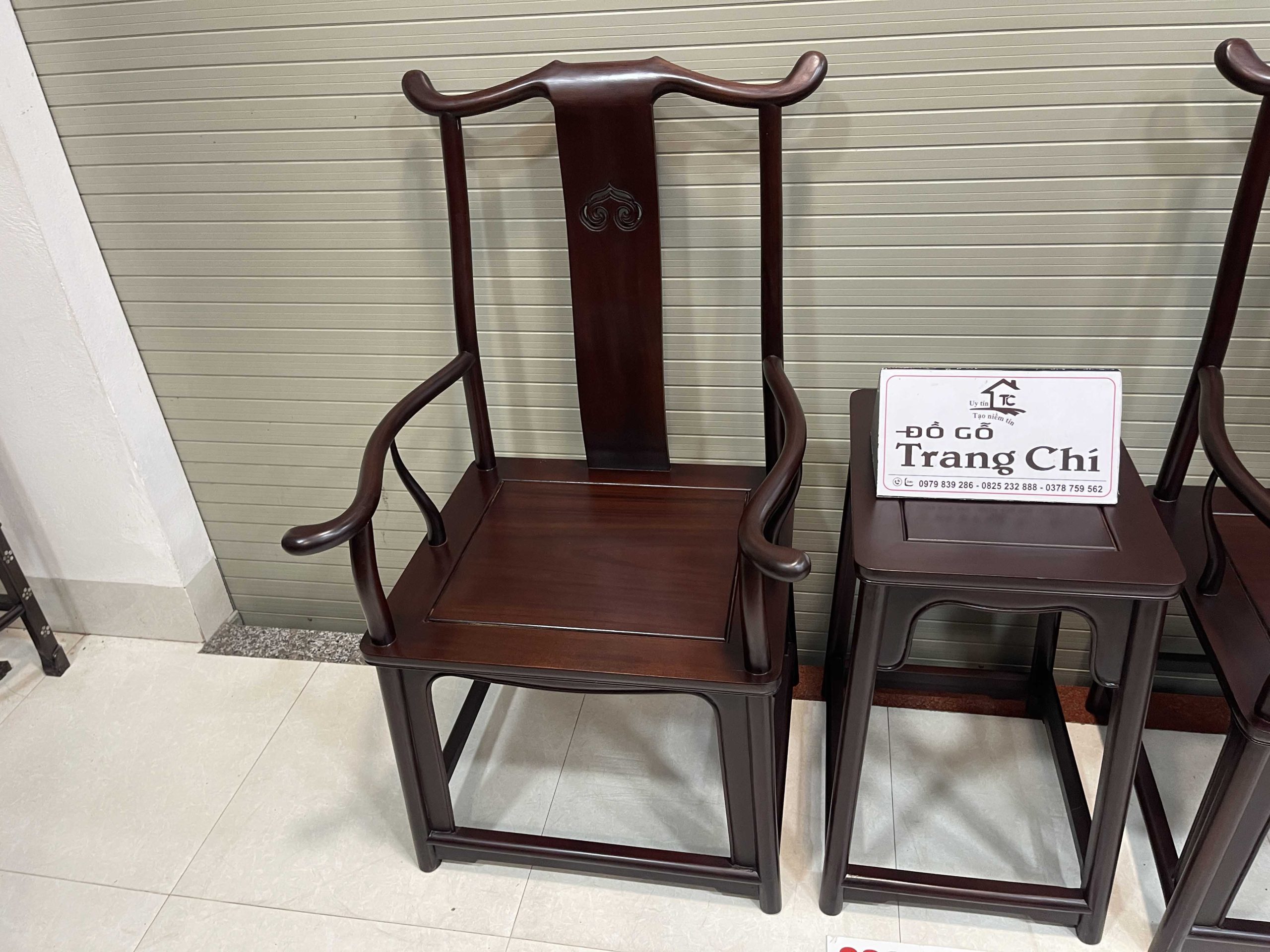 Bộ Ghế Tai Quan 3 Món Gỗ Gụ
