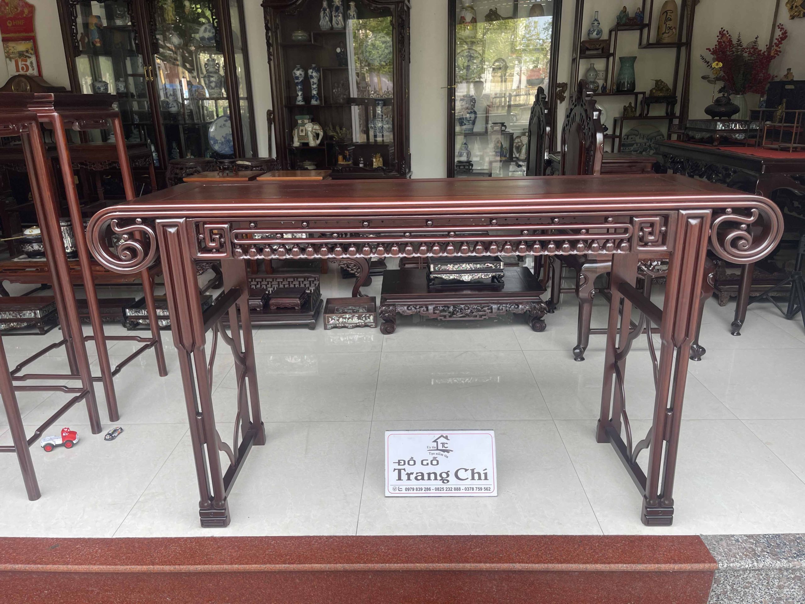 Mẫu Bàn Chuông Bày Đồ Dáng Cuốn (1) Mẫu Bàn Chuông Bày Đồ Dáng Cuốn