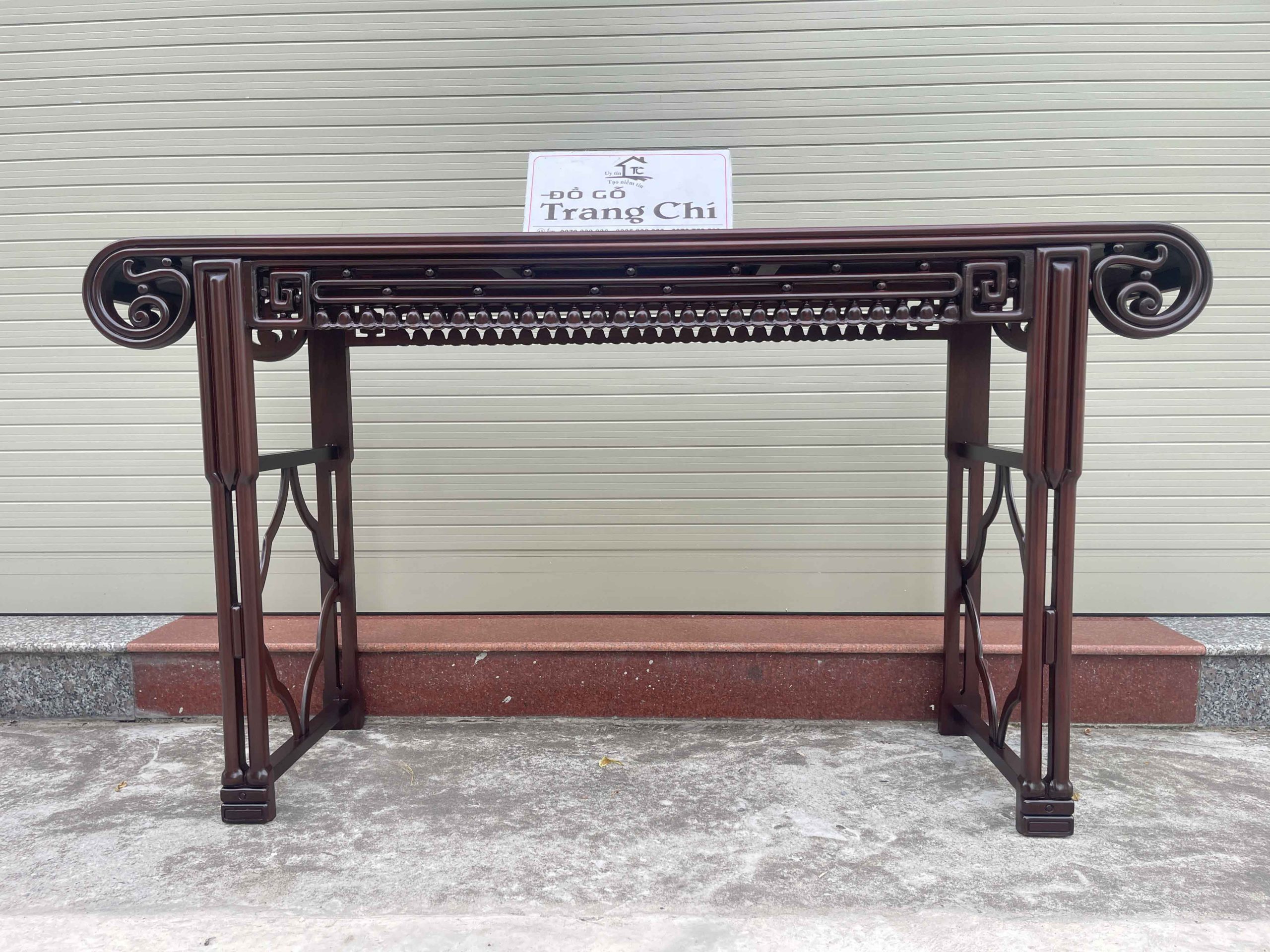 Mẫu Bàn Chuông Bày Đồ Dáng Cuốn