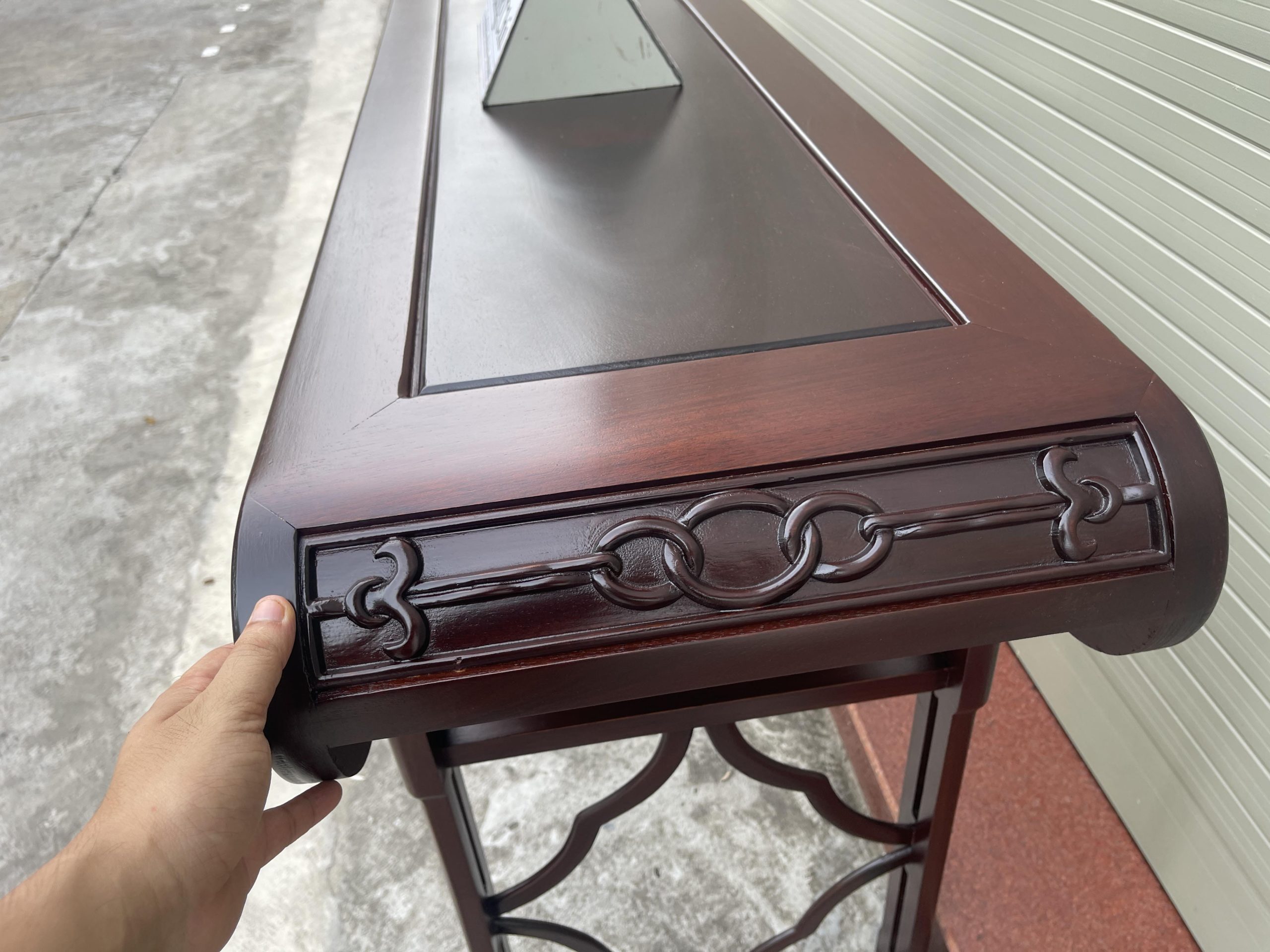 Mẫu Bàn Chuông Bày Đồ Dáng Cuốn (6) Mẫu Bàn Chuông Bày Đồ Dáng Cuốn
