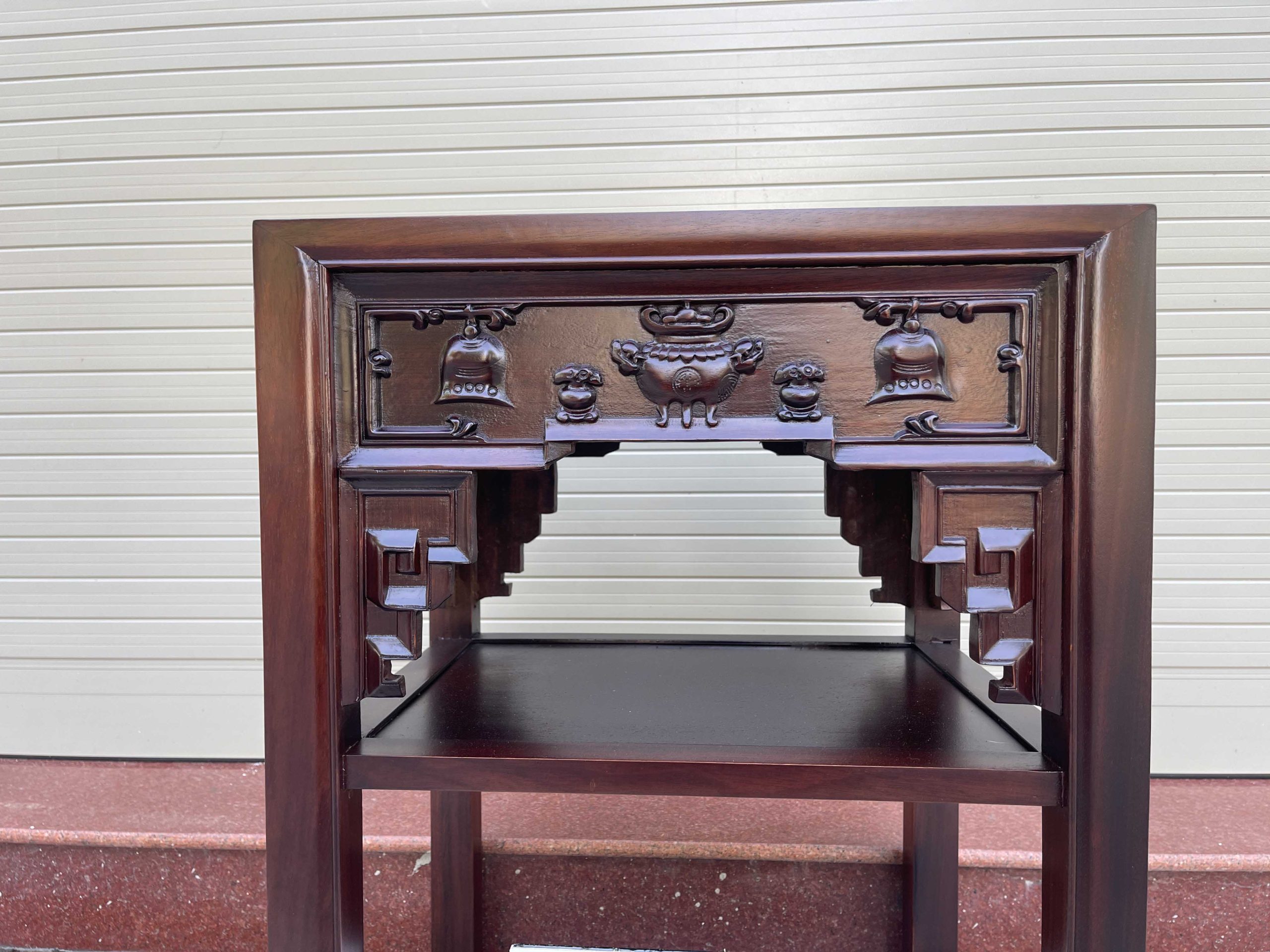 Mẫu Đôn Gỗ Gụ Chạm Cổ Đồ