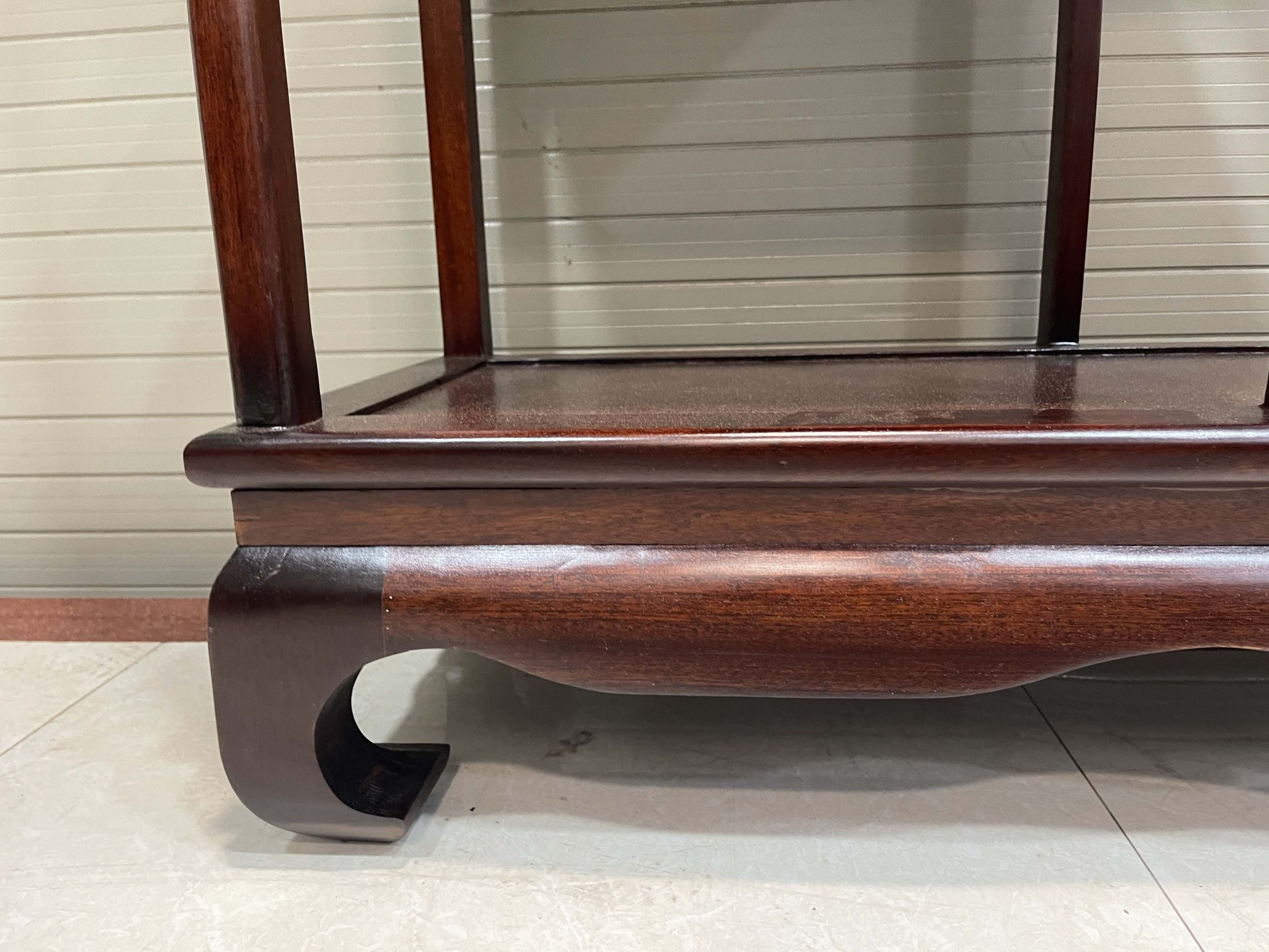 Mẫu Kệ Bày Đồ Gỗ Gụ 211 x 119 x 36 Cm (7) Mẫu Kệ Bày Đồ Gỗ Gụ 211 x 119 x 36 Cm