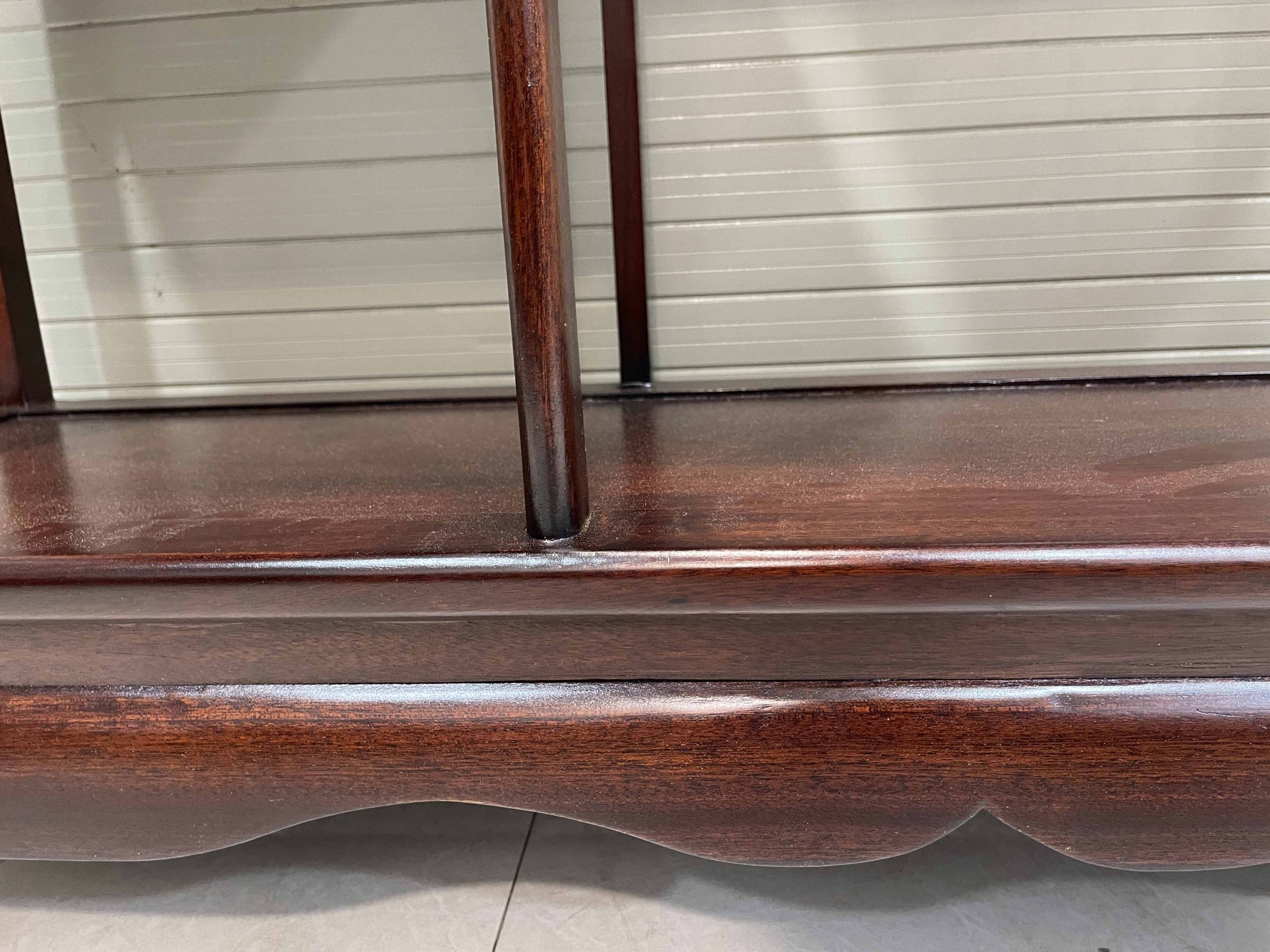 Mẫu Kệ Bày Đồ Gỗ Gụ 211 x 119 x 36 Cm (8) Mẫu Kệ Bày Đồ Gỗ Gụ 211 x 119 x 36 Cm