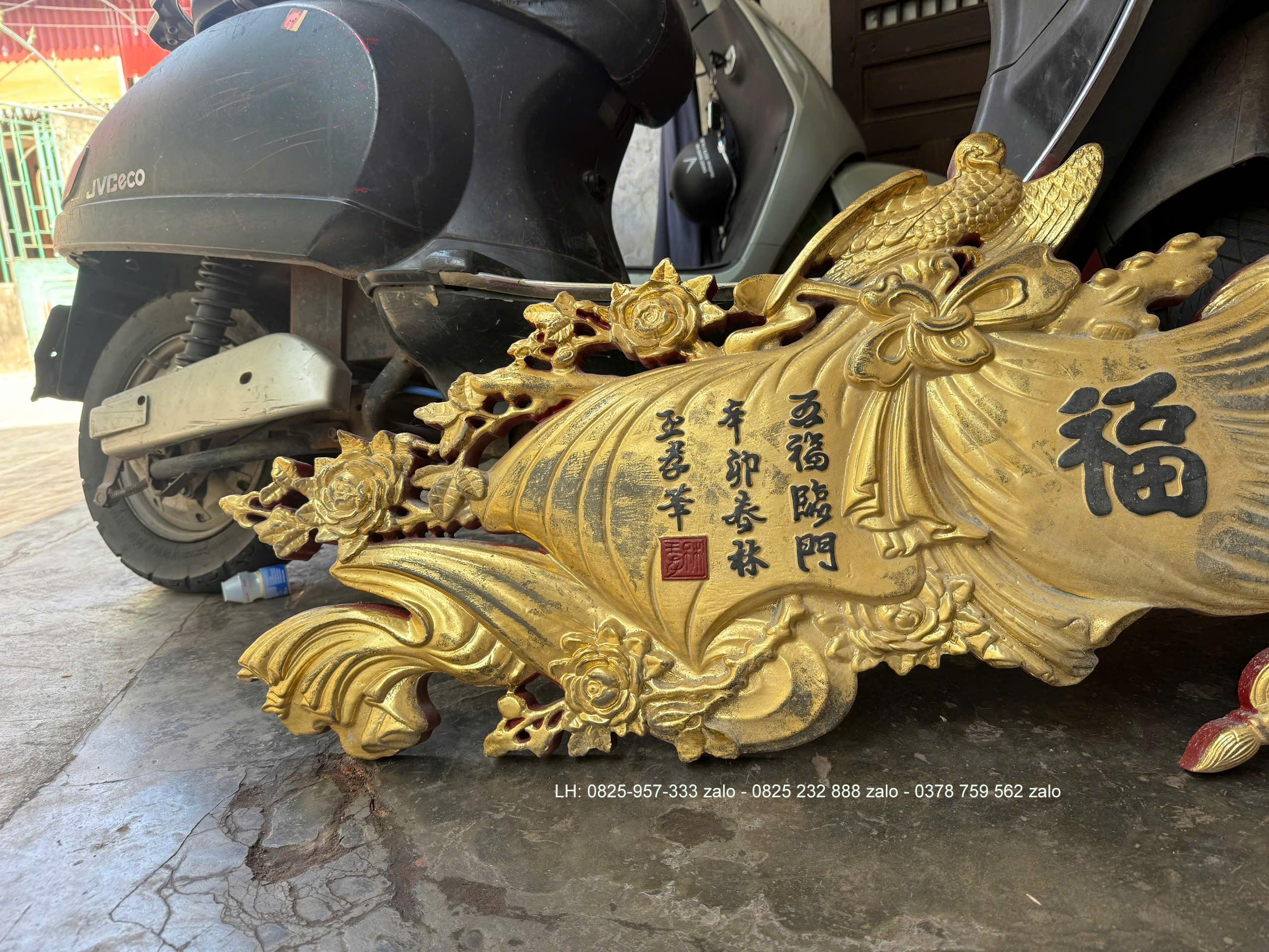 Bức Cuốn Thư Khánh Dơi Thiếc Vàng