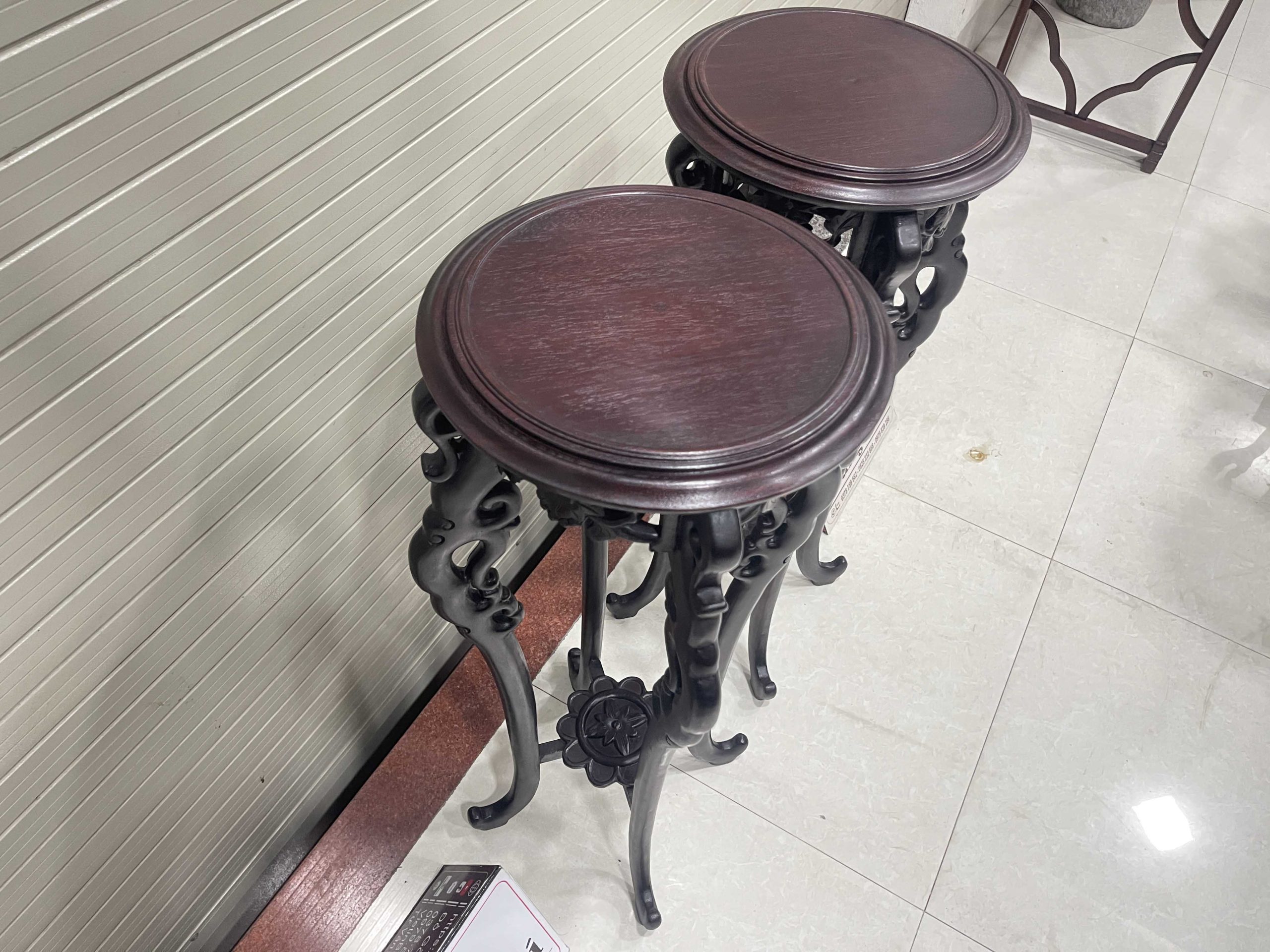 Cặp Đôn Bày Đồ Tròn Dáng Cong