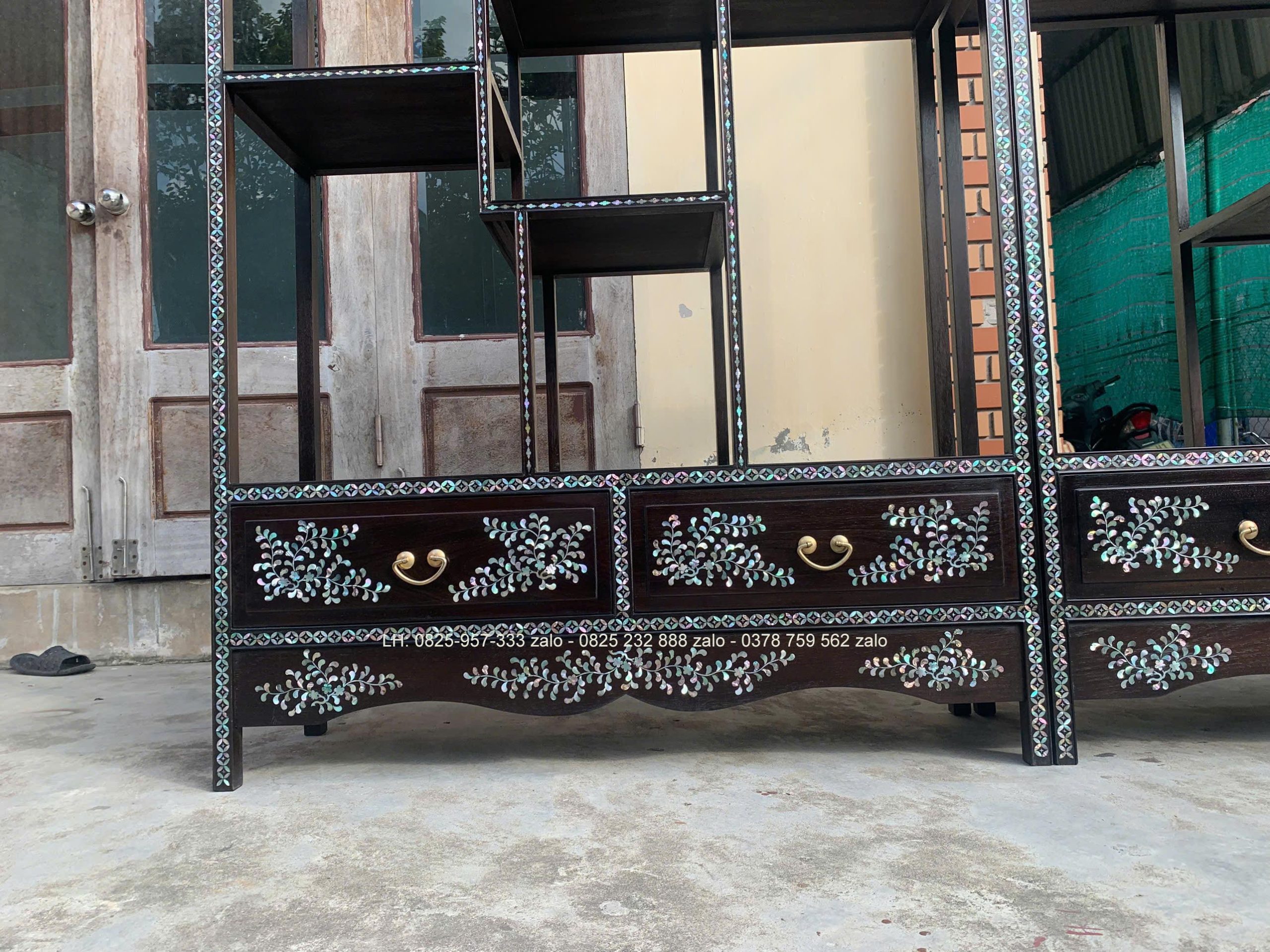 Mẫu Kệ Bày Đồ Gỗ Gụ Khảm Cẩn Ốc