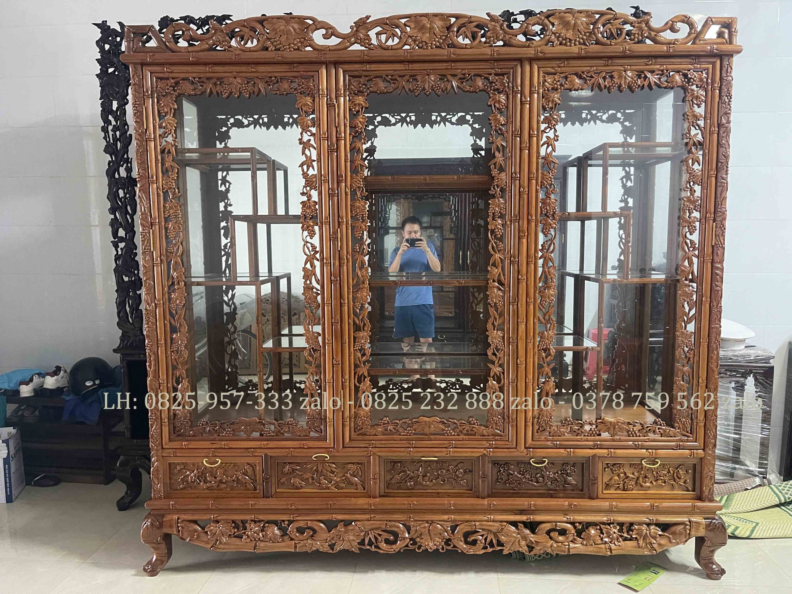 Tủ Bày Đồ To 227 x 237 x 42 Cm (1) Tủ Bày Đồ To 227 x 237 x 42 Cm