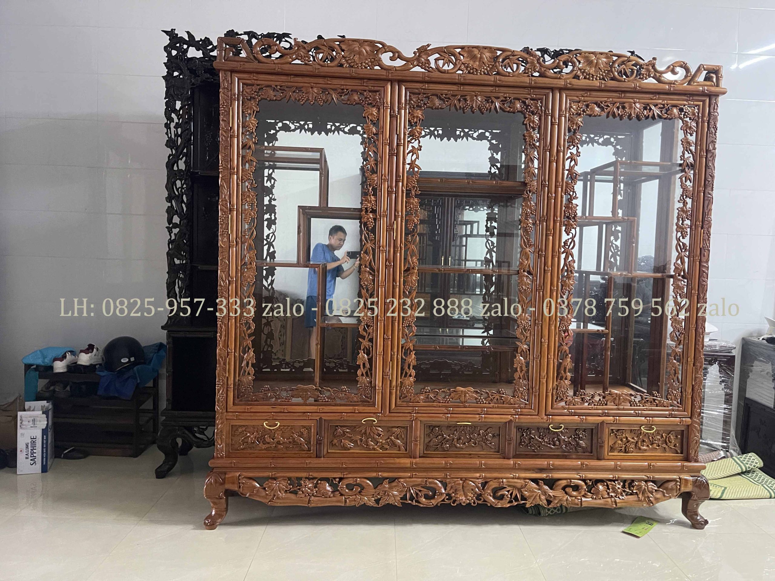 Tủ Bày Đồ To 227 x 237 x 42 Cm
