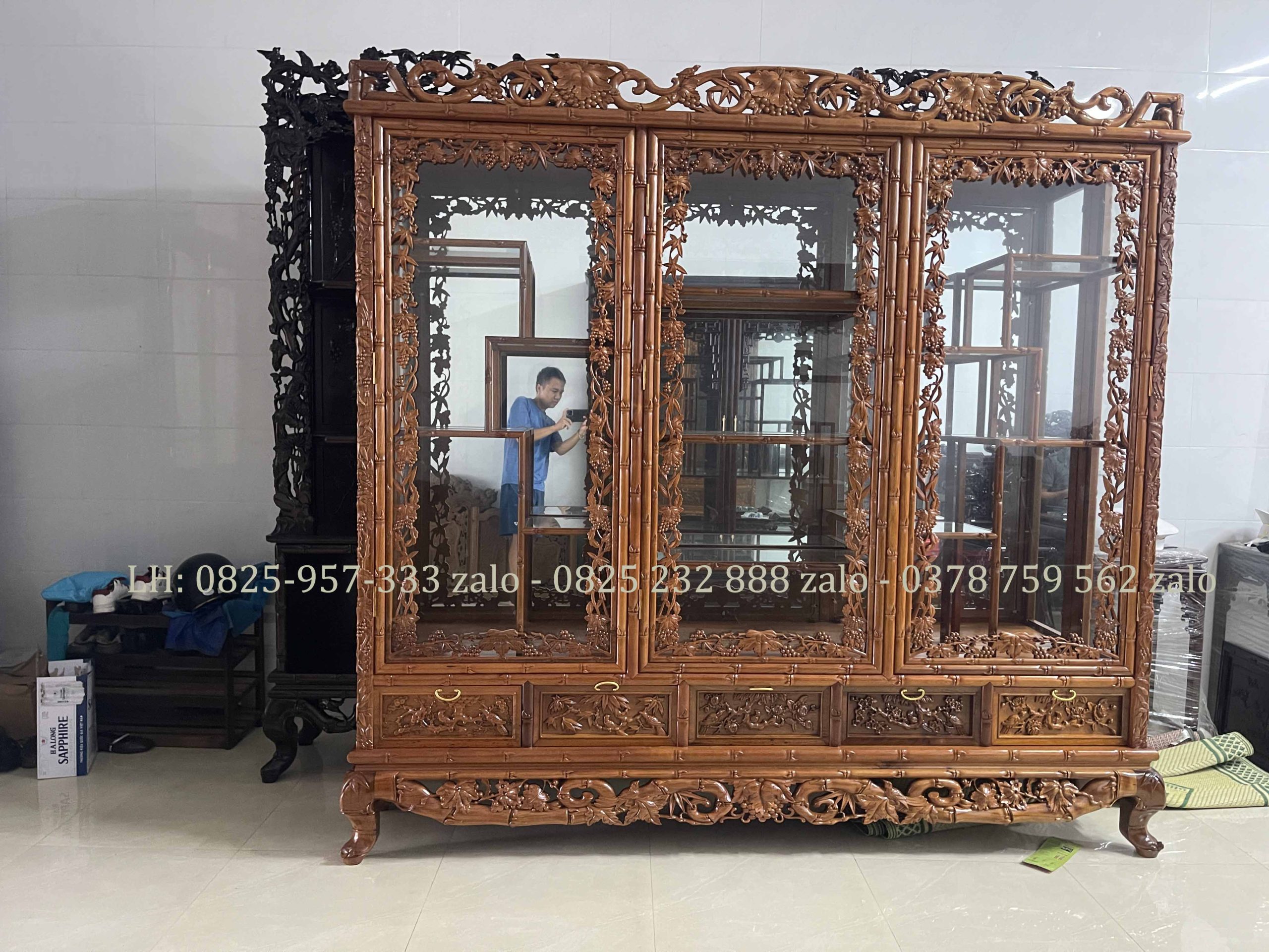 Tủ Bày Đồ To 227 x 237 x 42 Cm
